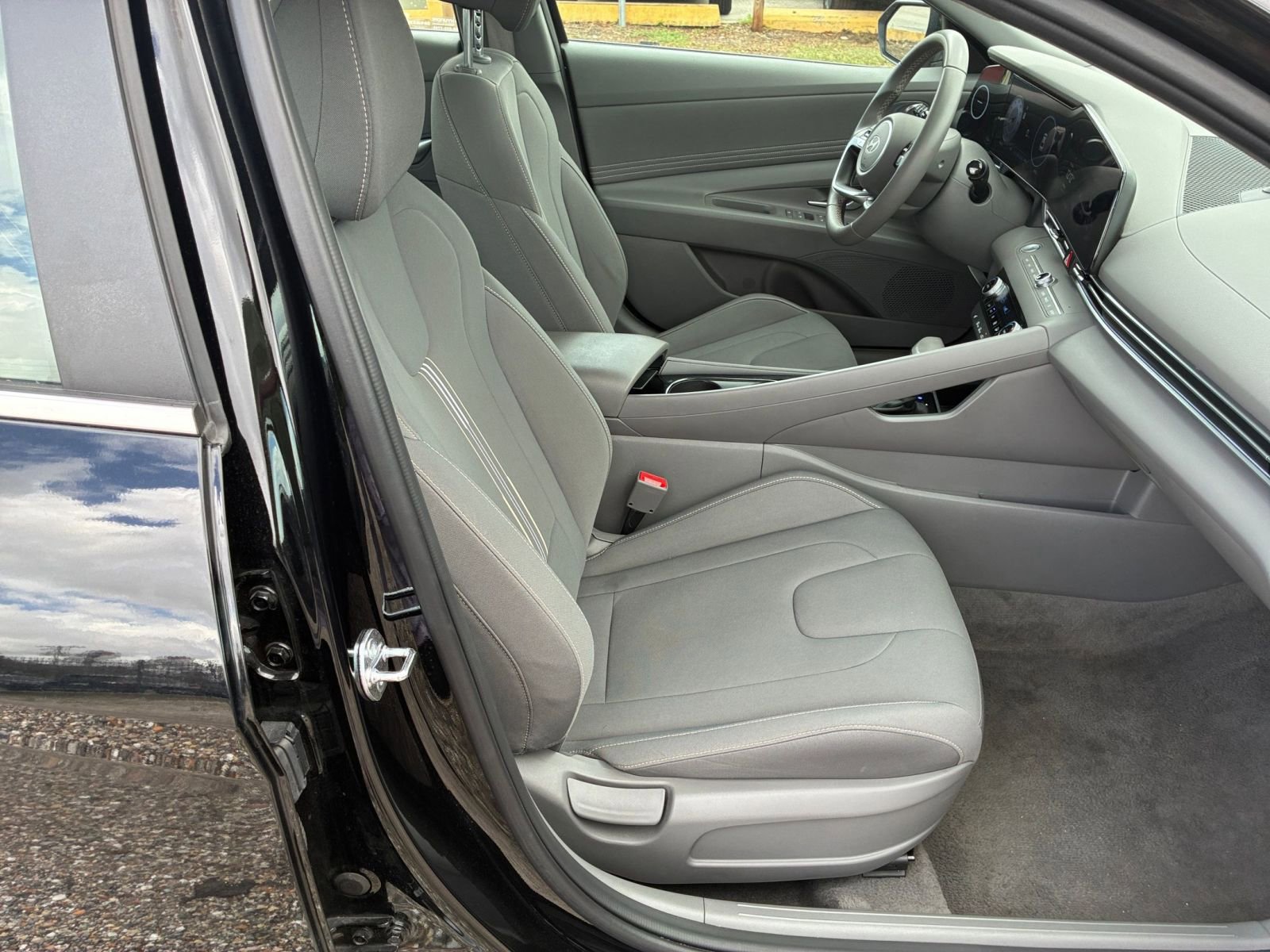 Thumbnail: 2025 Hyundai Elantra - 30