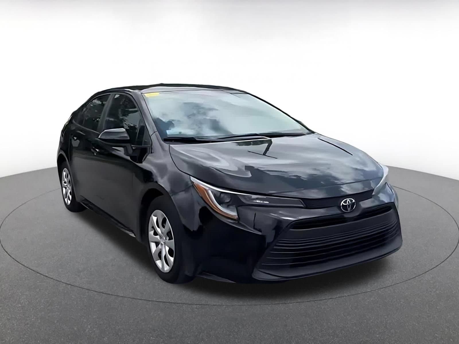 Thumbnail: 2025 Toyota Corolla - 3