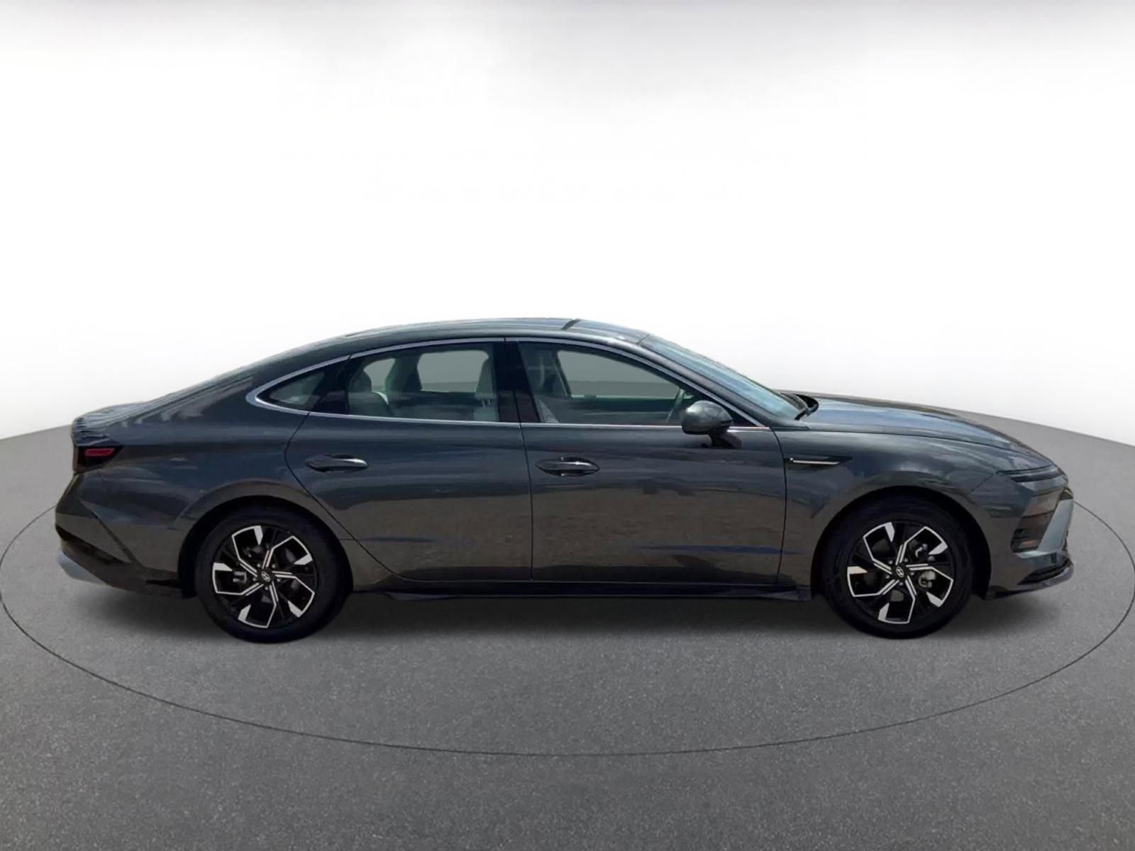 Thumbnail: 2025 Hyundai Sonata - 16