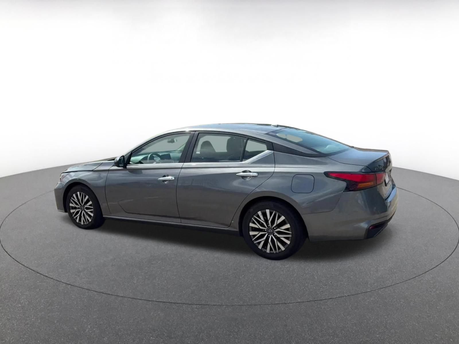 Thumbnail: 2025 Nissan Altima - 10