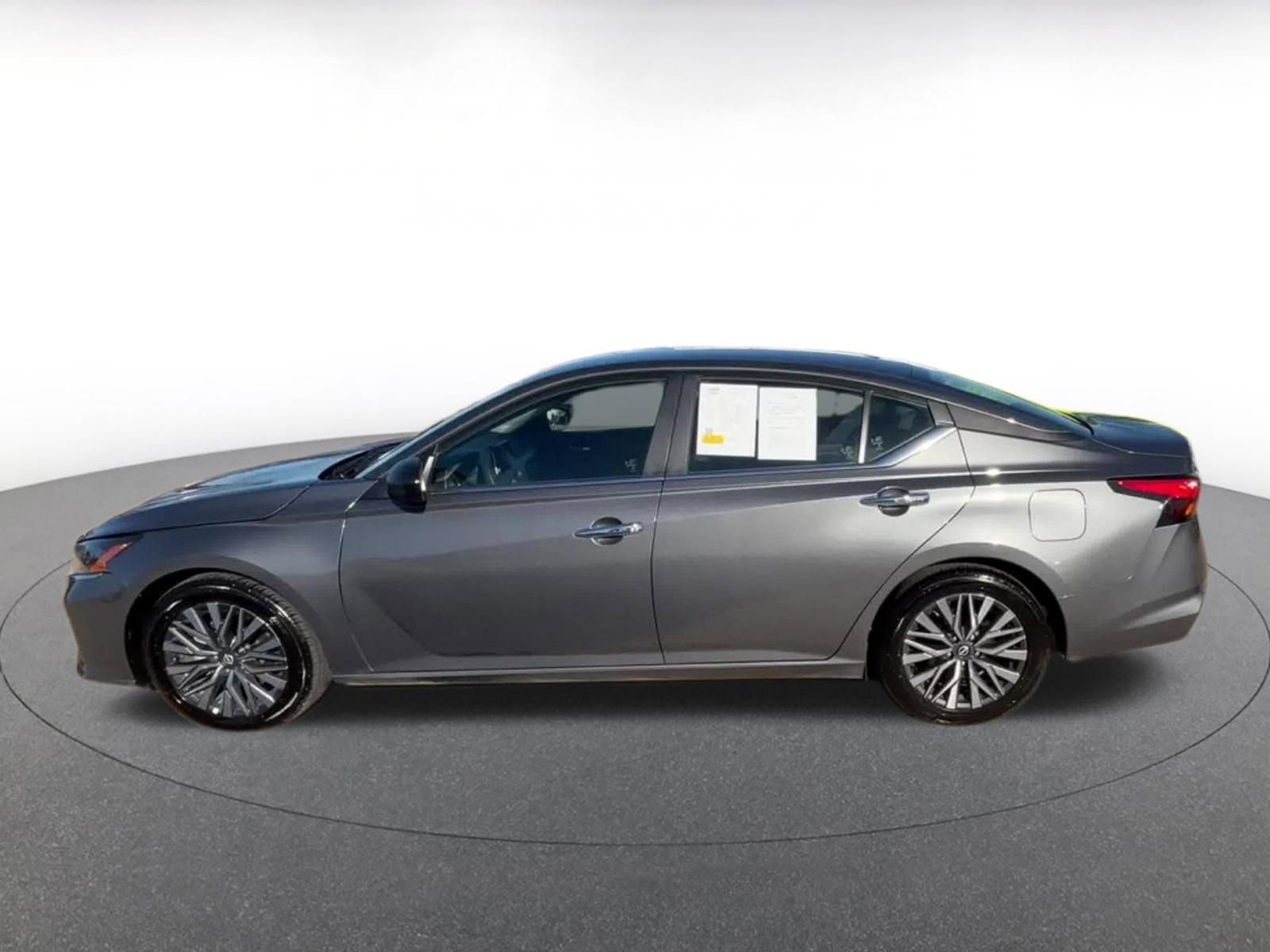 Thumbnail: 2025 Nissan Altima - 8