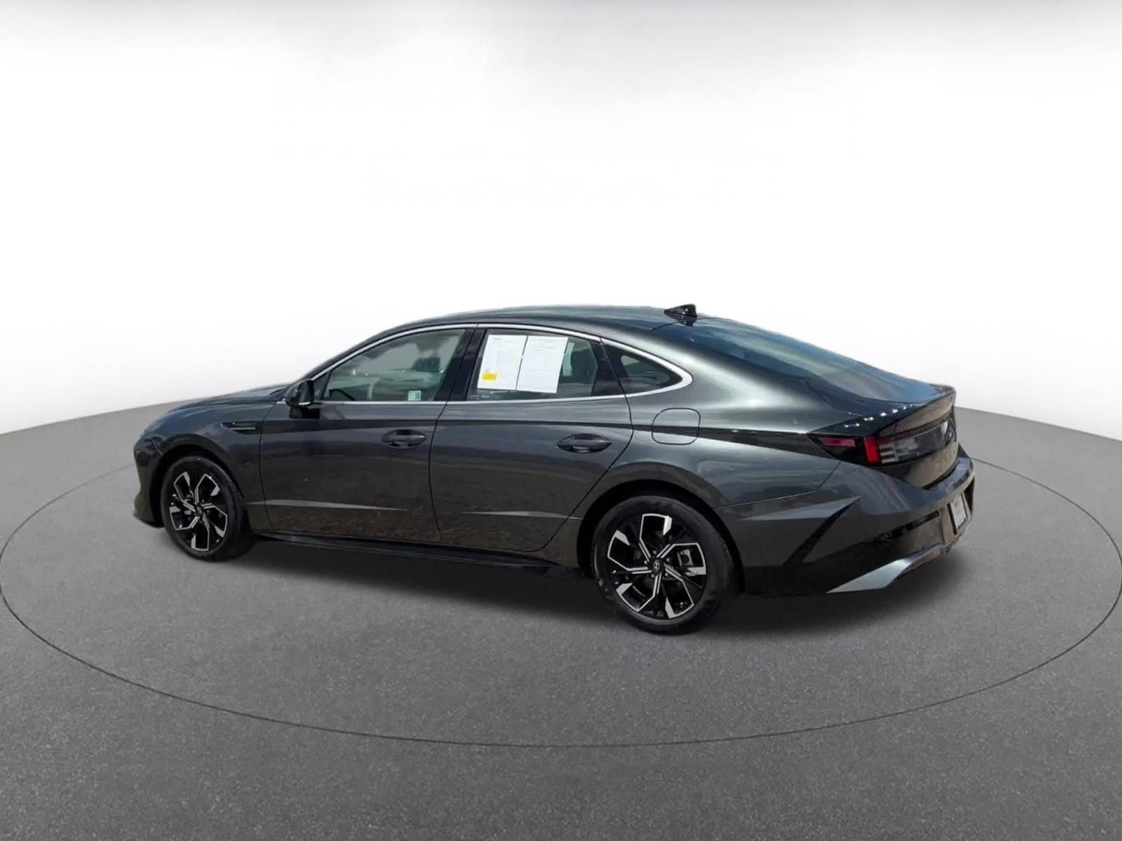 Thumbnail: 2025 Hyundai Sonata - 10
