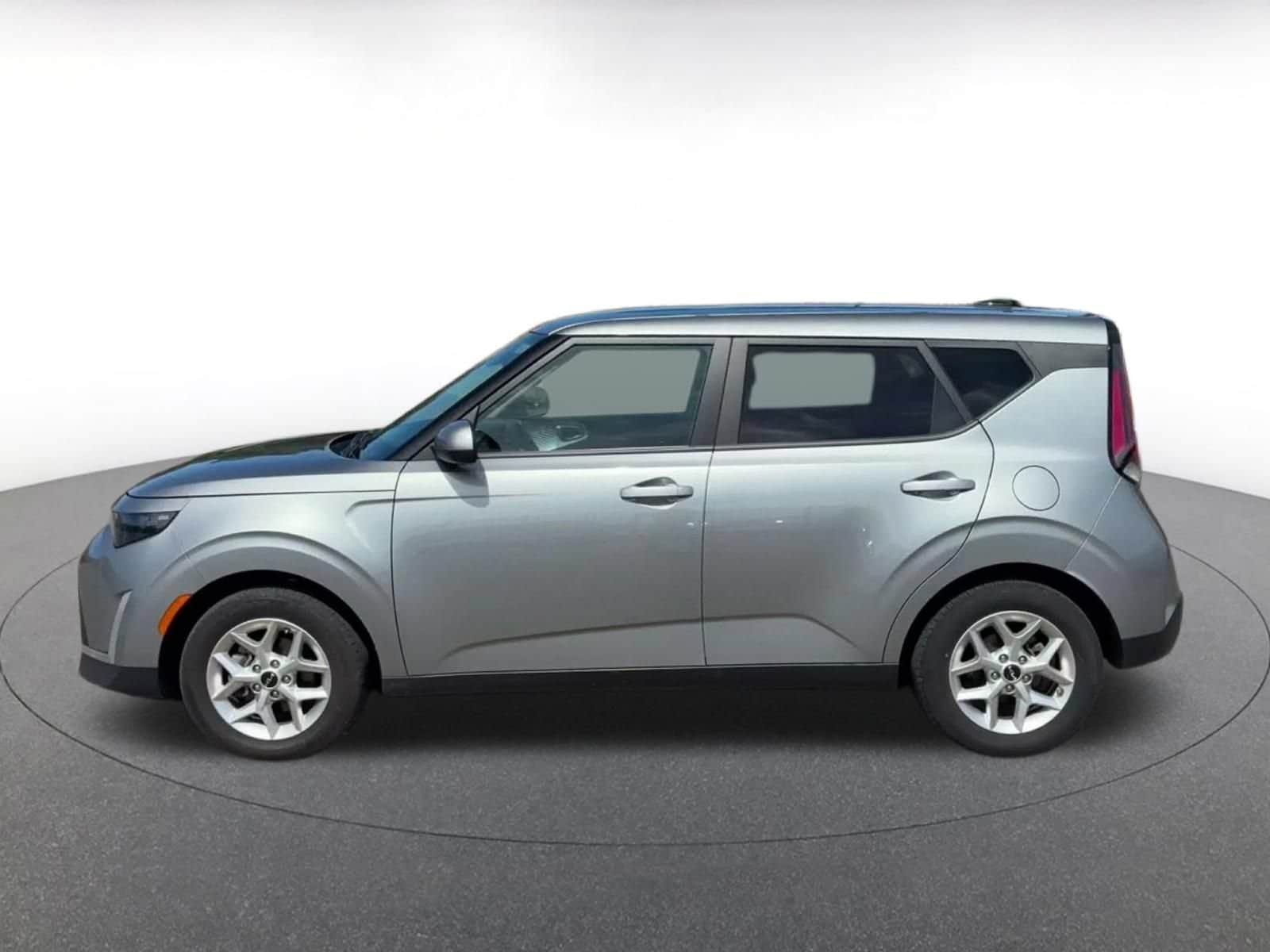 2025 Kia Soul LX - Photo 8