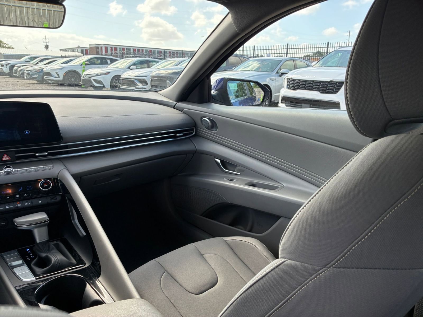Thumbnail: 2025 Hyundai Elantra - 33