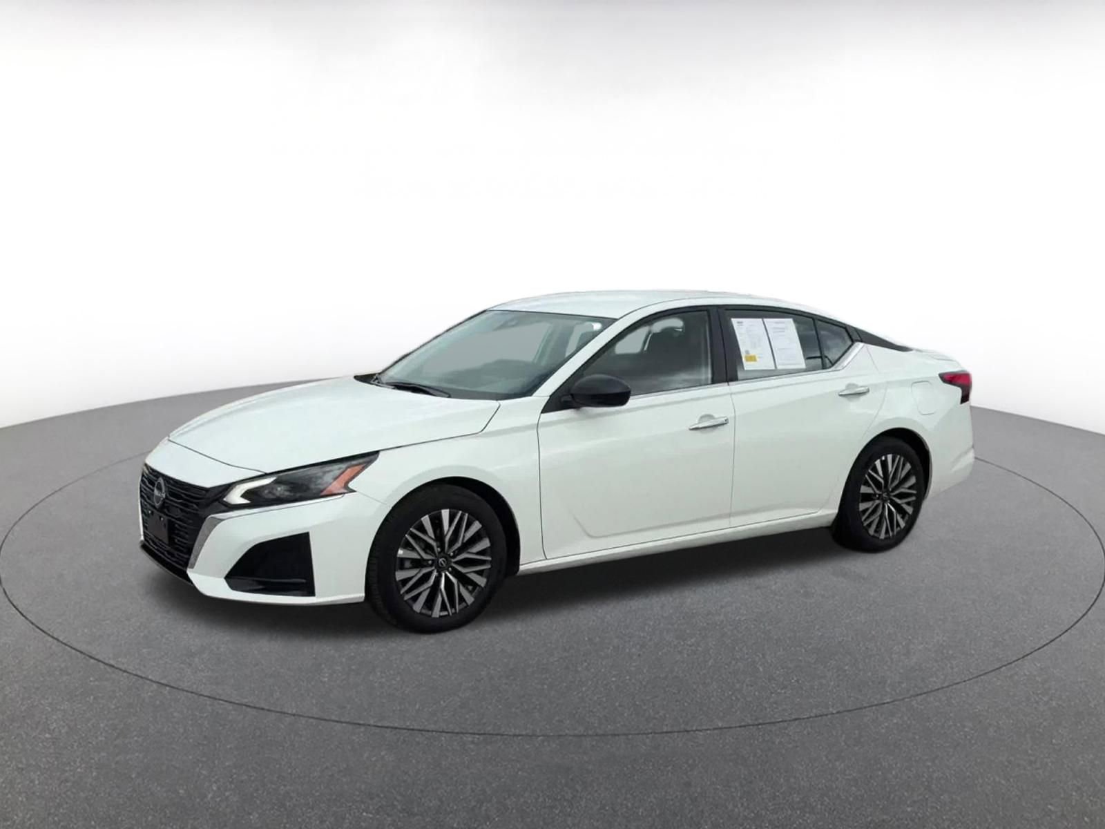 Thumbnail: 2025 Nissan Altima - 8