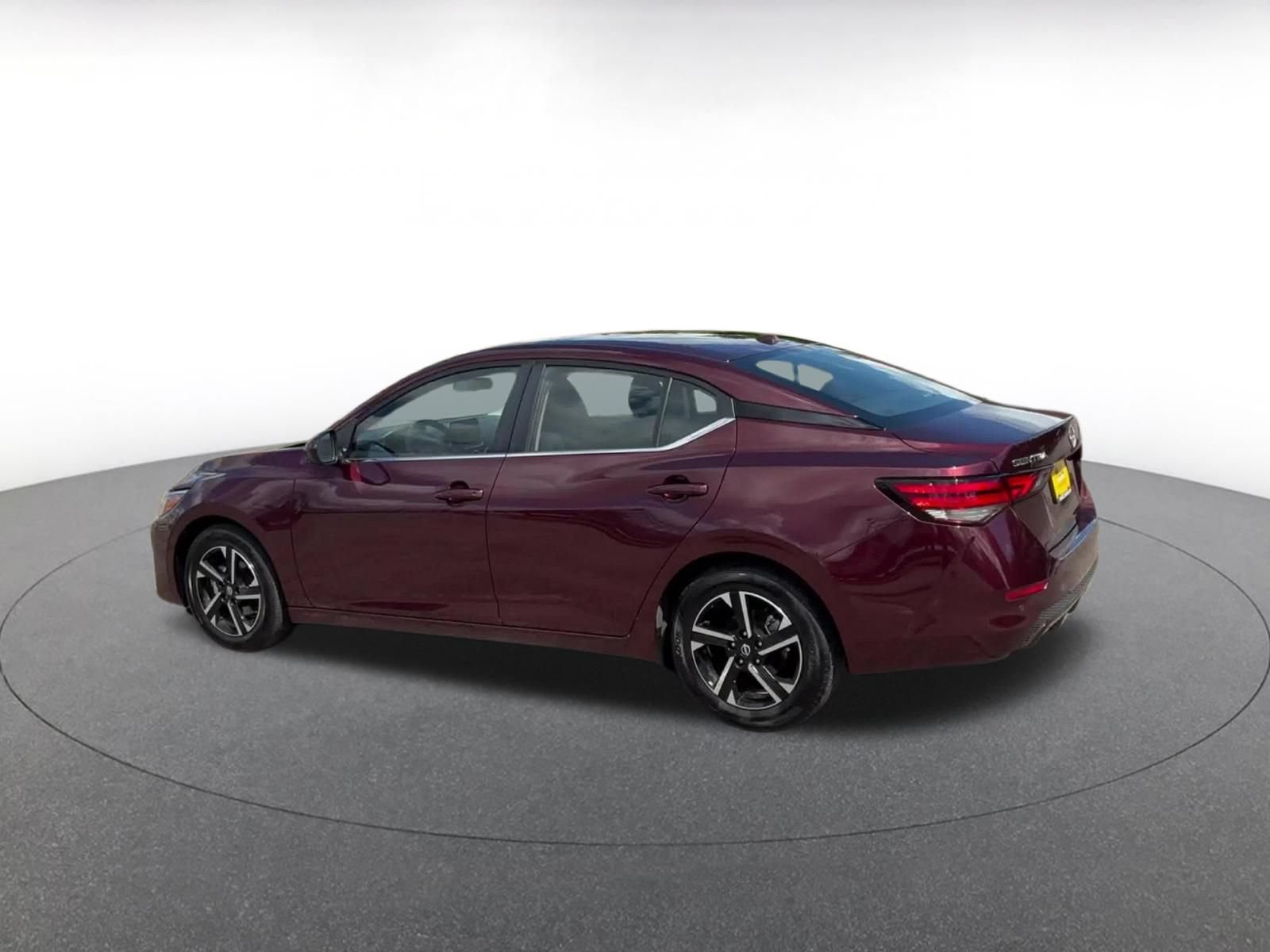 Thumbnail: 2025 Nissan Sentra - 10