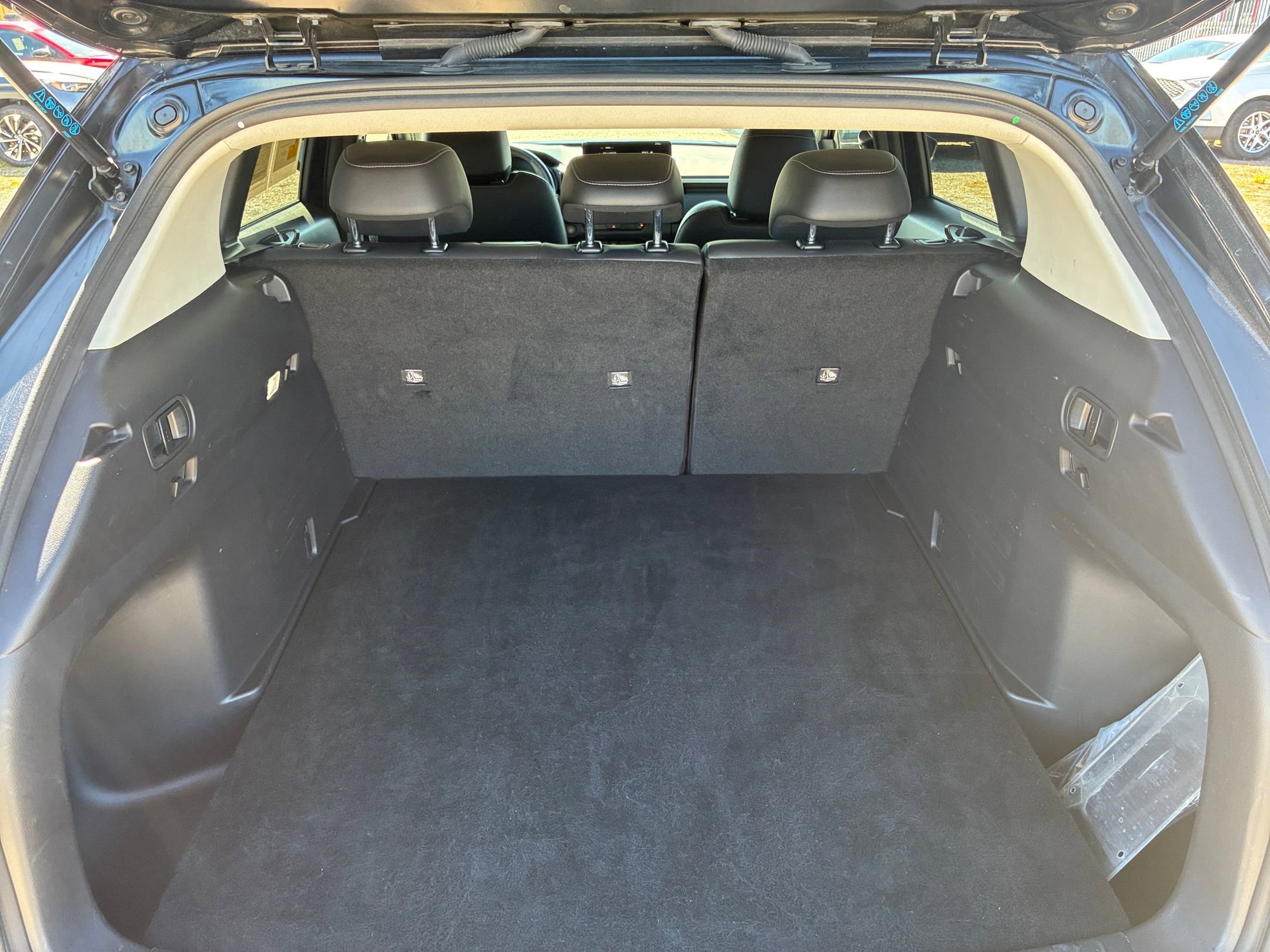 Thumbnail: 2025 Mazda CX-50 - 26