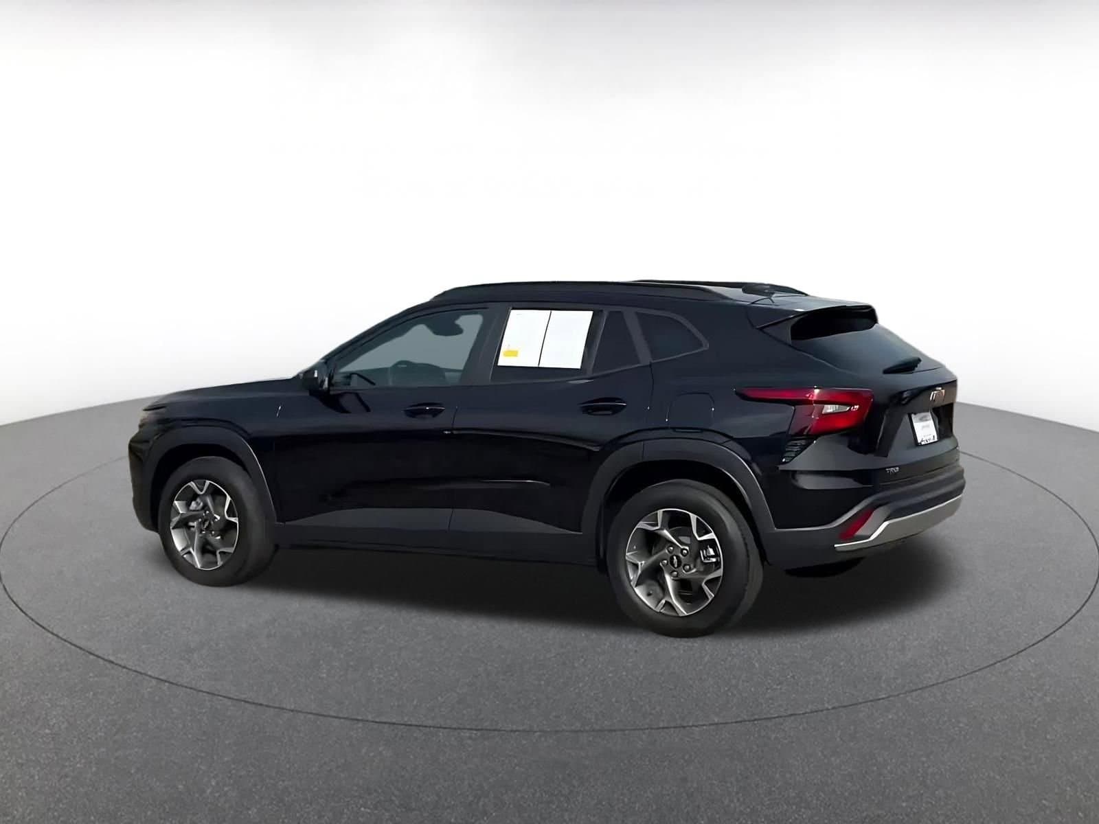 Thumbnail: 2025 Chevrolet Trax - 10