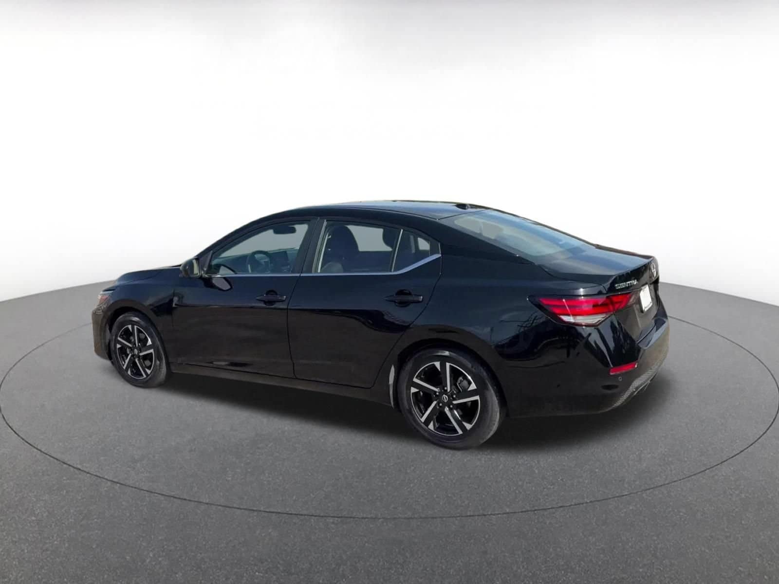 Thumbnail: 2025 Nissan Sentra - 10