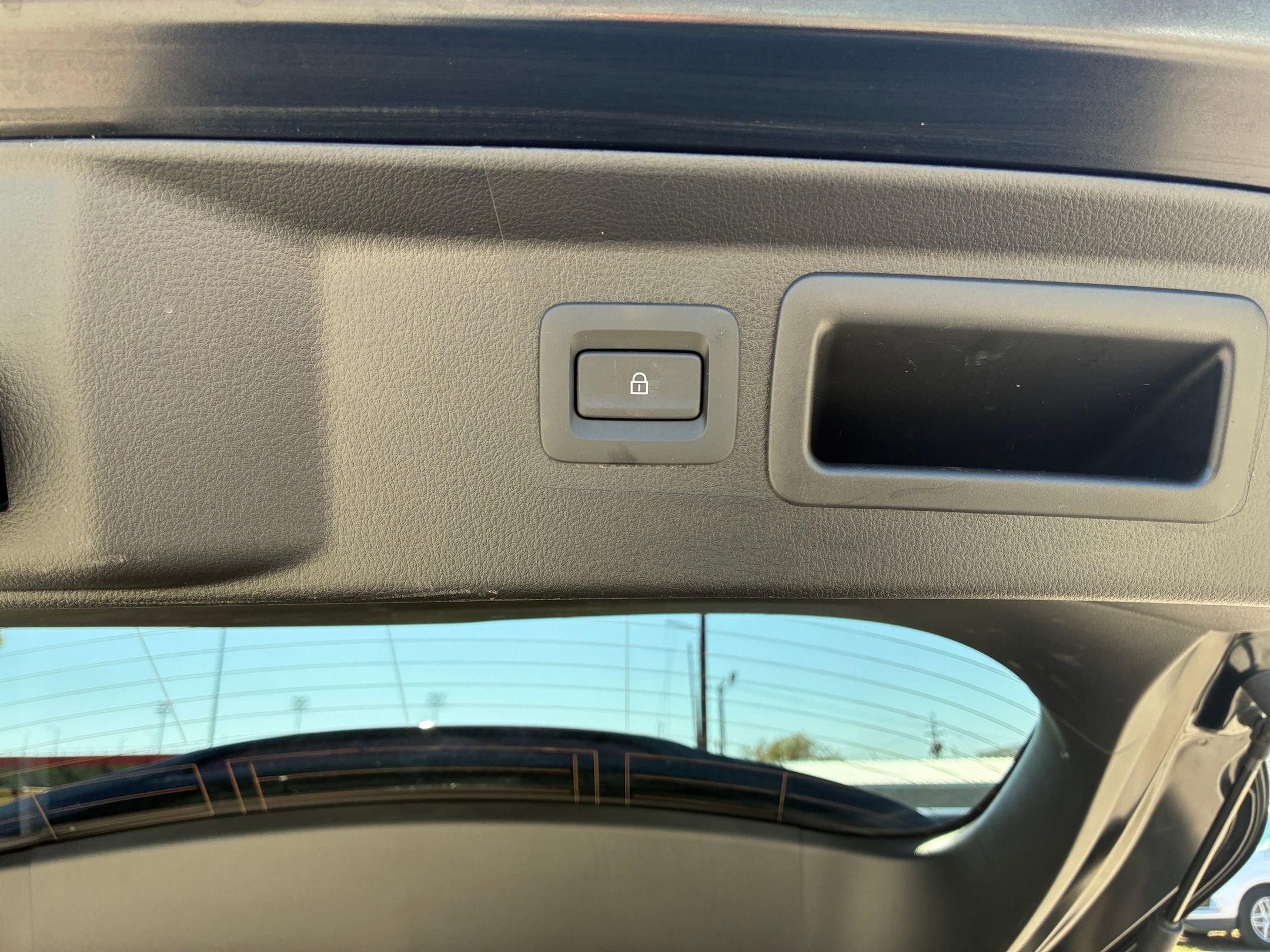 Thumbnail: 2025 Mazda CX-50 - 18