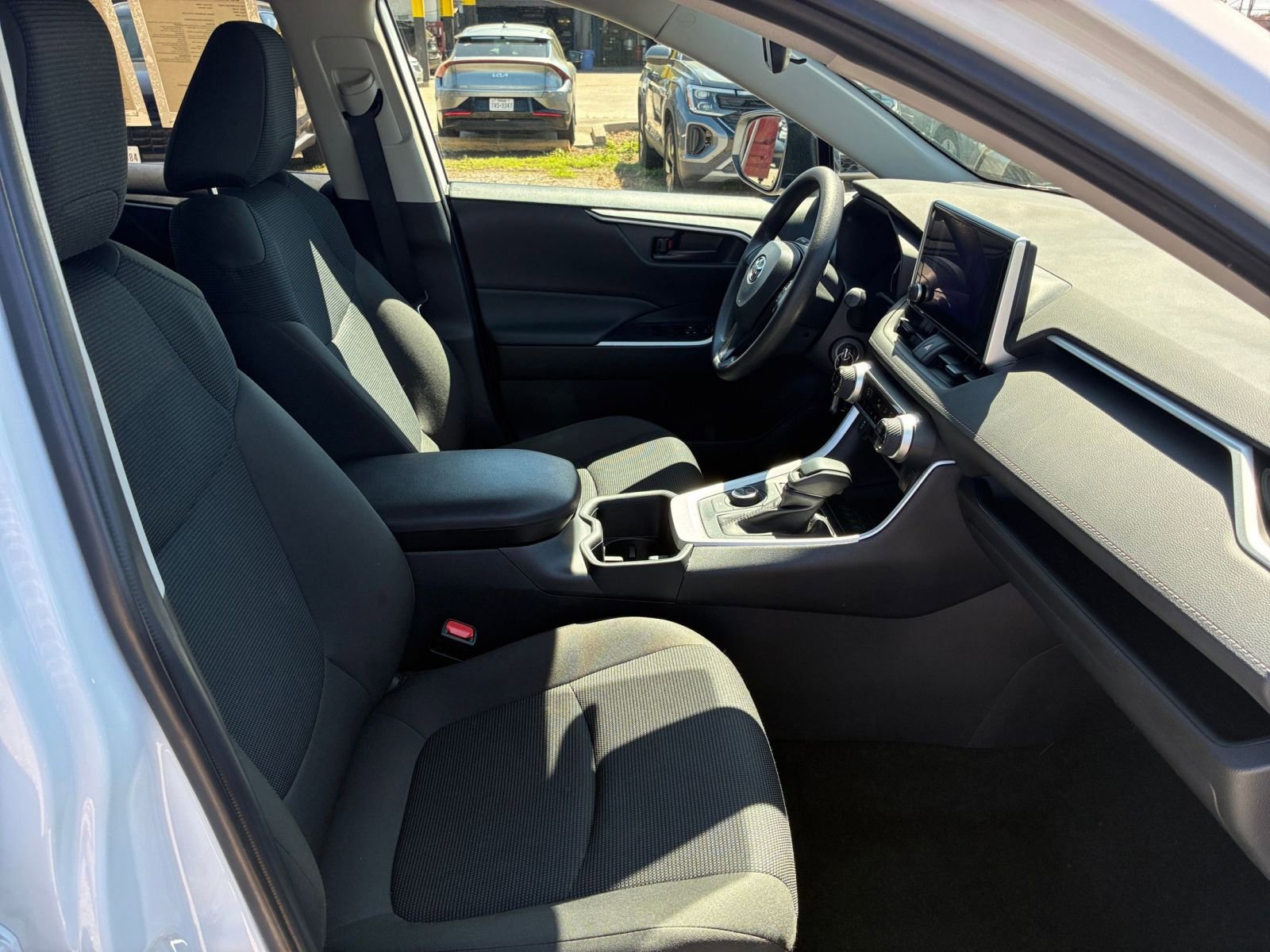 Thumbnail: 2025 Toyota RAV4 - 35