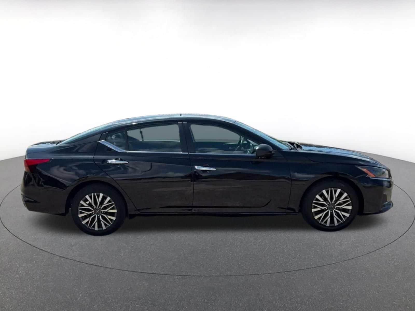 Thumbnail: 2025 Nissan Altima - 13