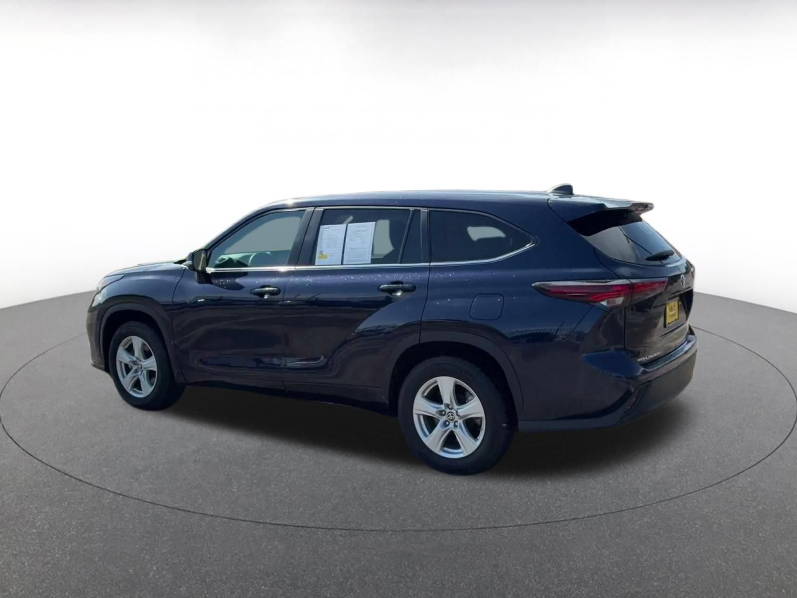 Thumbnail: 2025 Toyota Highlander - 8