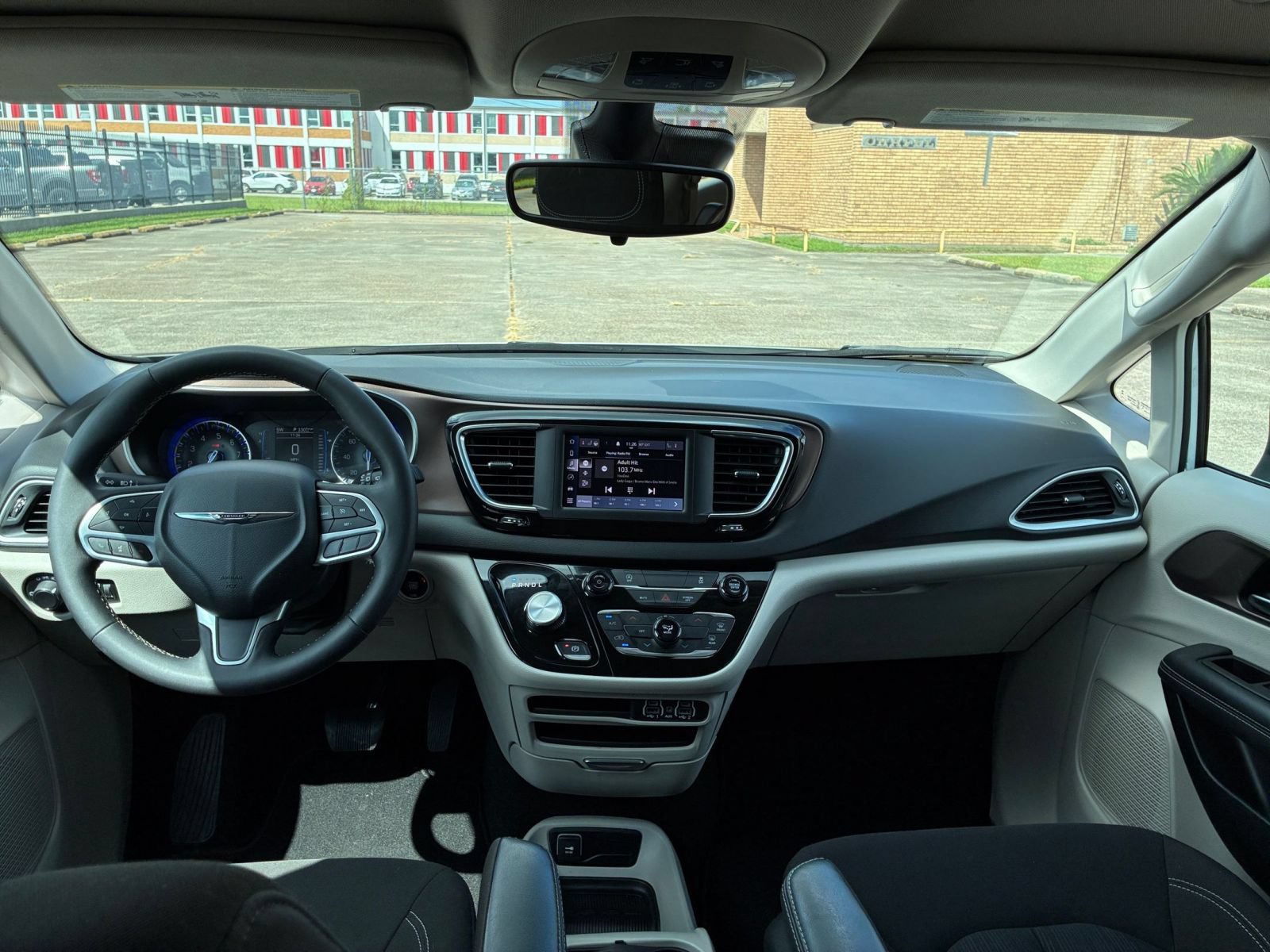 Thumbnail: 2024 Chrysler Voyager - 35