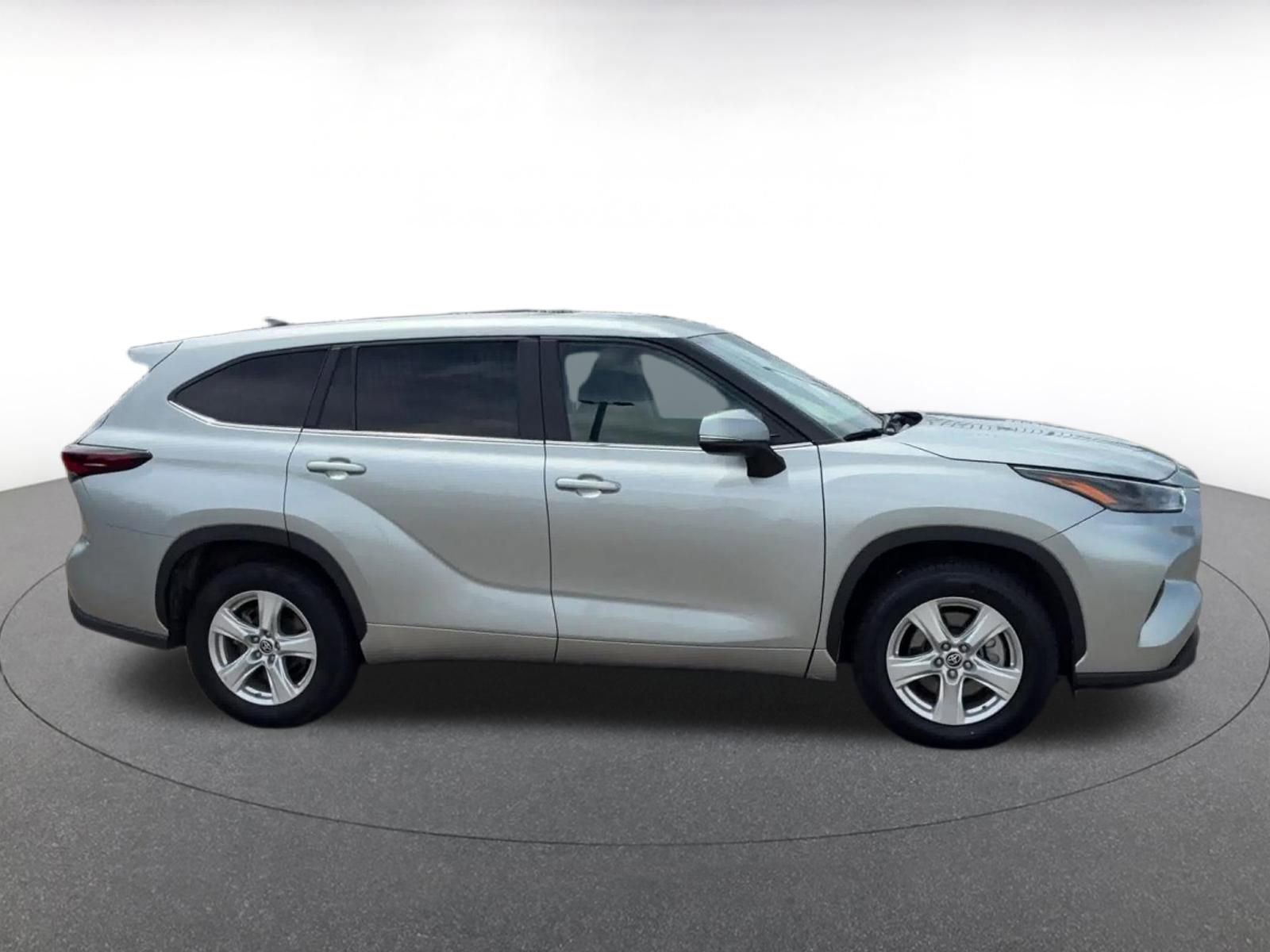 Thumbnail: 2025 Toyota Highlander - 16