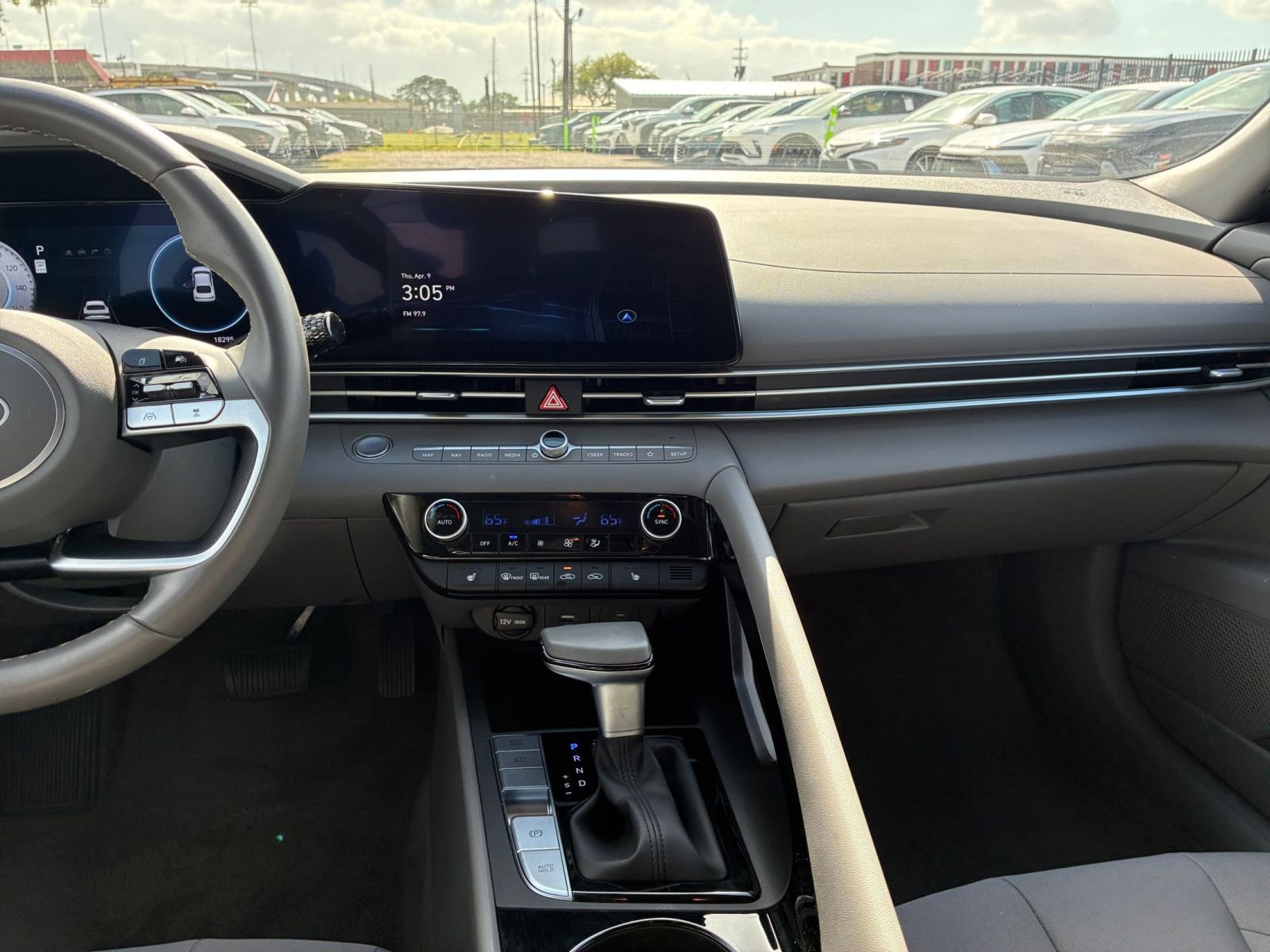 Thumbnail: 2025 Hyundai Elantra - 17