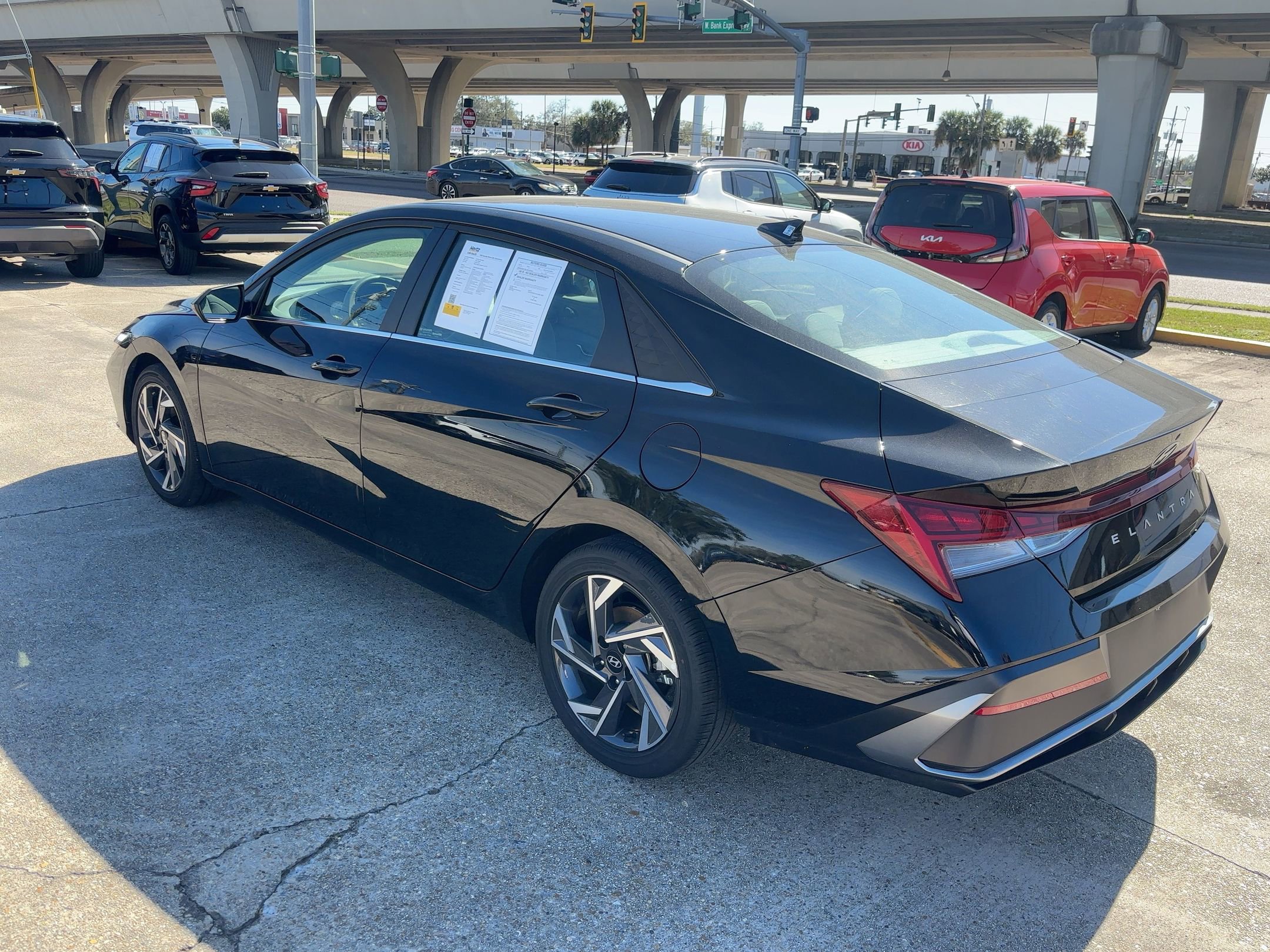 Thumbnail: 2025 Hyundai Elantra - 9