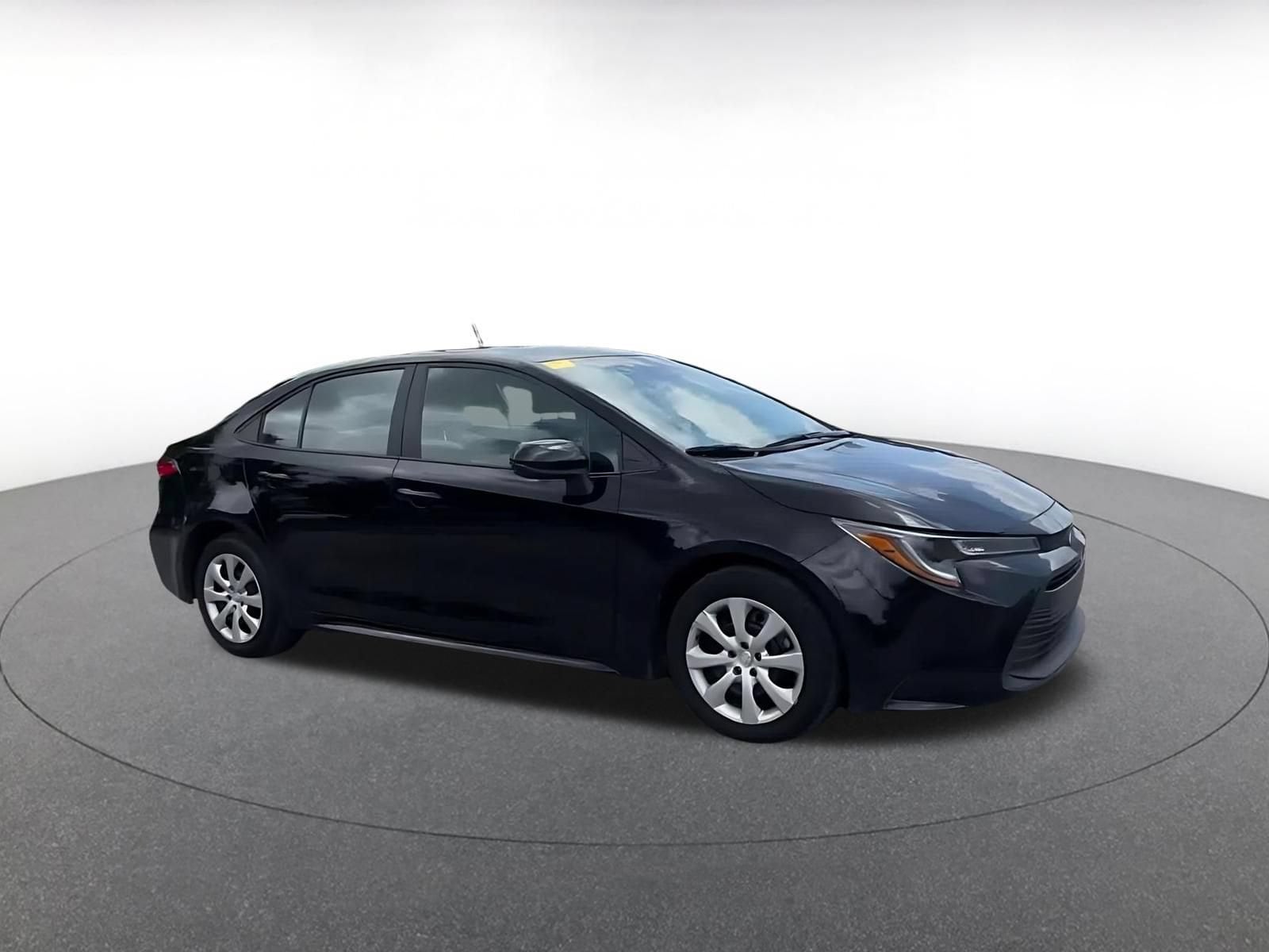Thumbnail: 2025 Toyota Corolla - 2