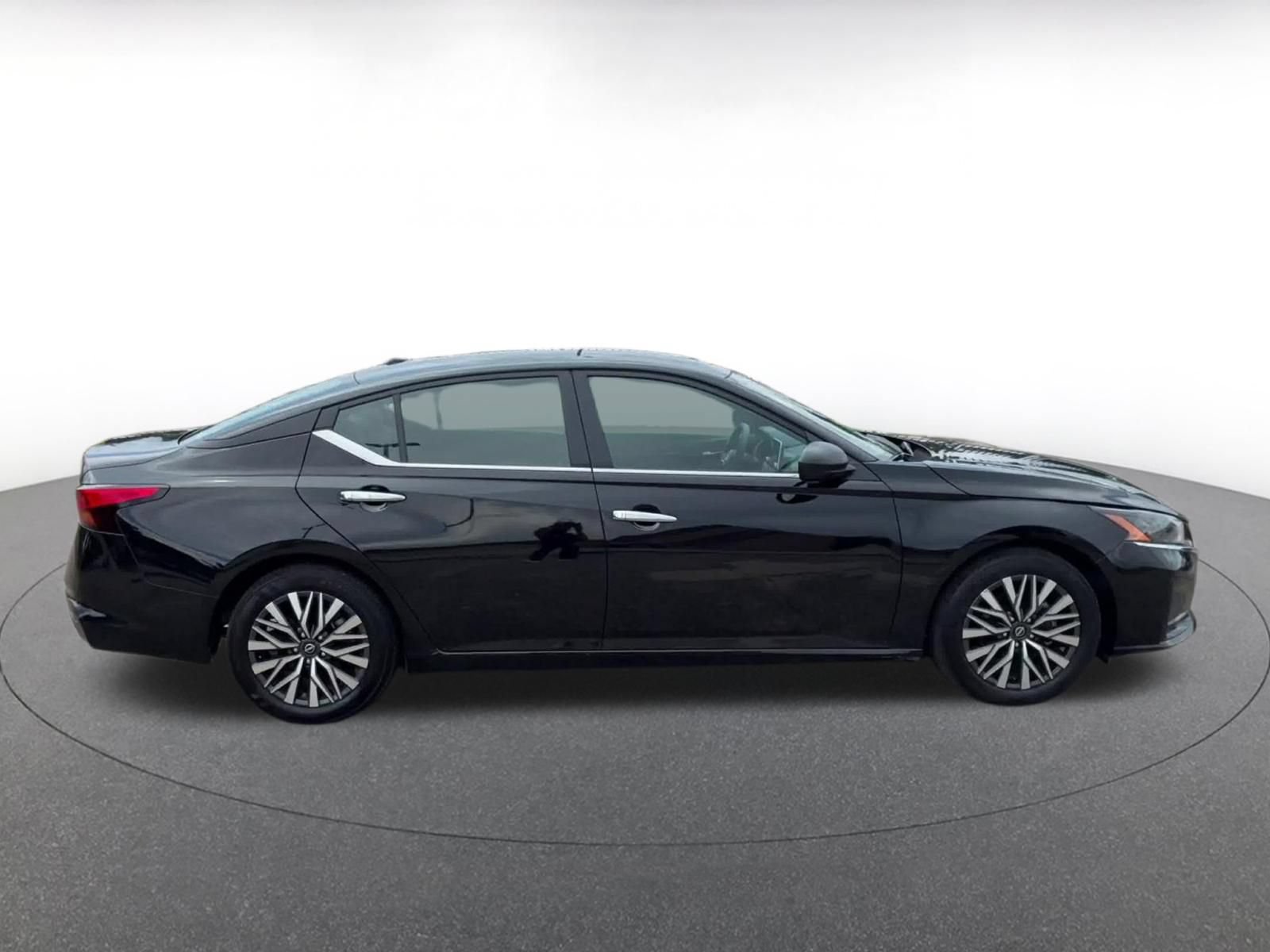 Thumbnail: 2025 Nissan Altima - 16