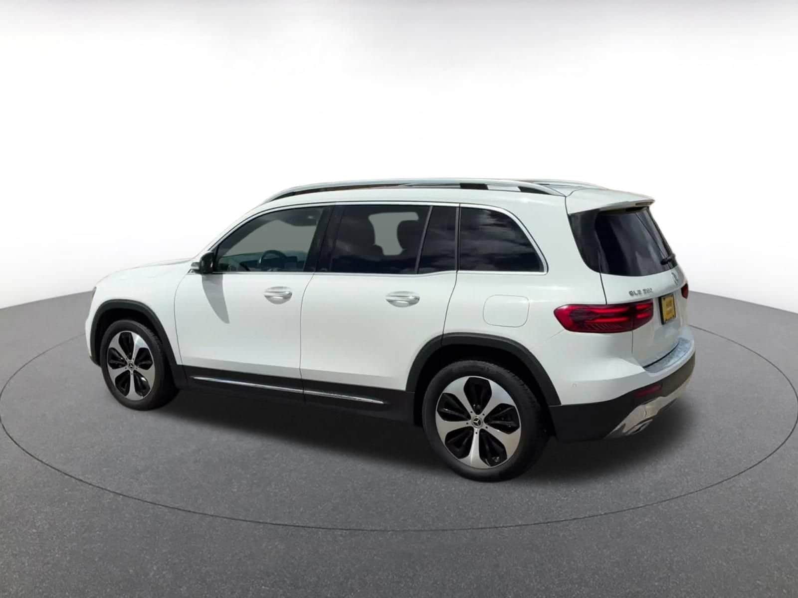 Thumbnail: 2025 Mercedes-Benz GLB - 9