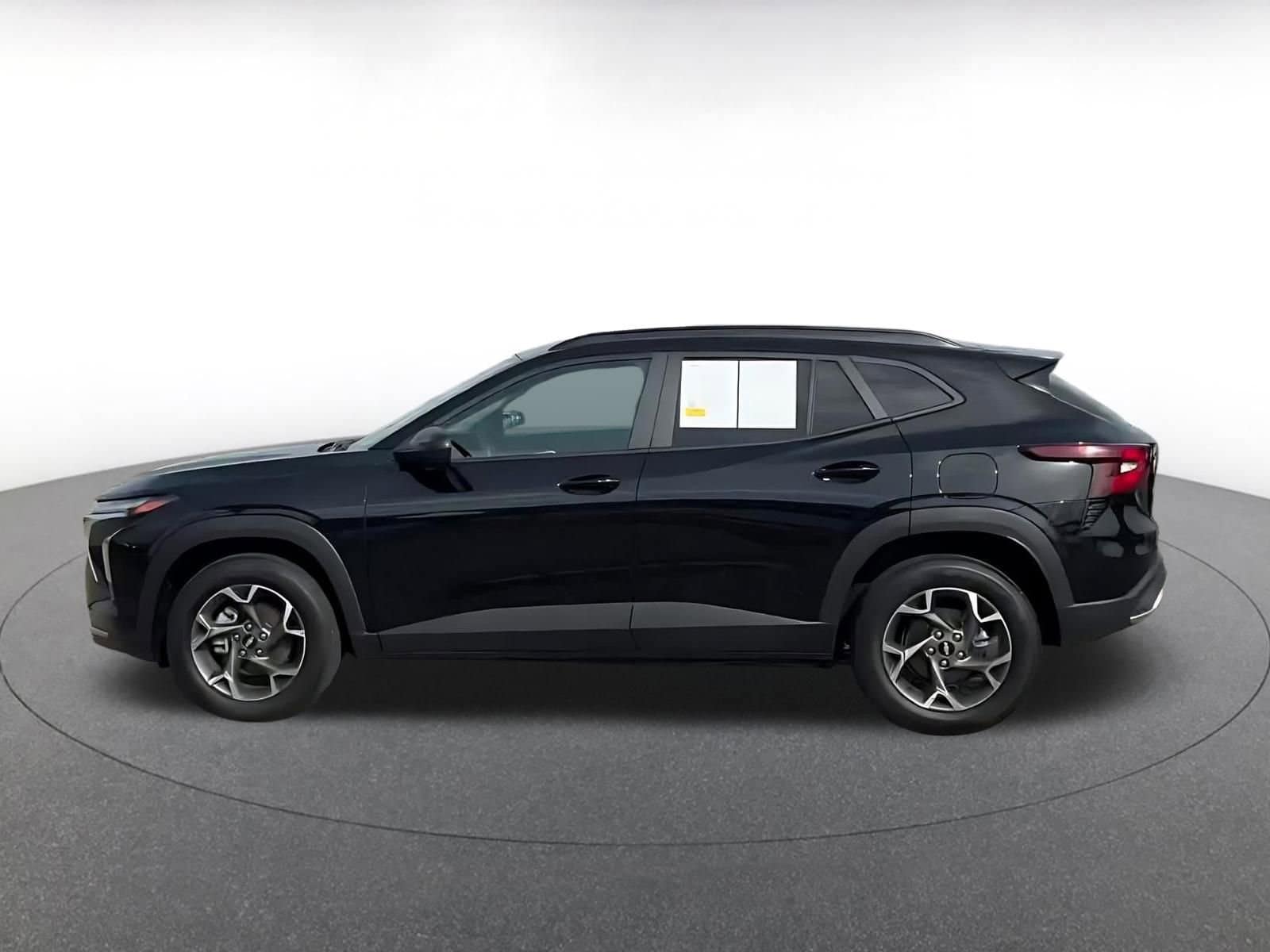 Thumbnail: 2025 Chevrolet Trax - 9