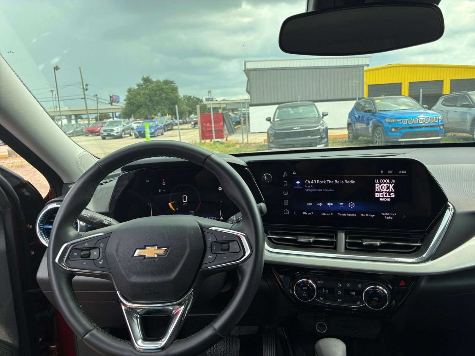 Thumbnail: 2025 Chevrolet Trax - 28