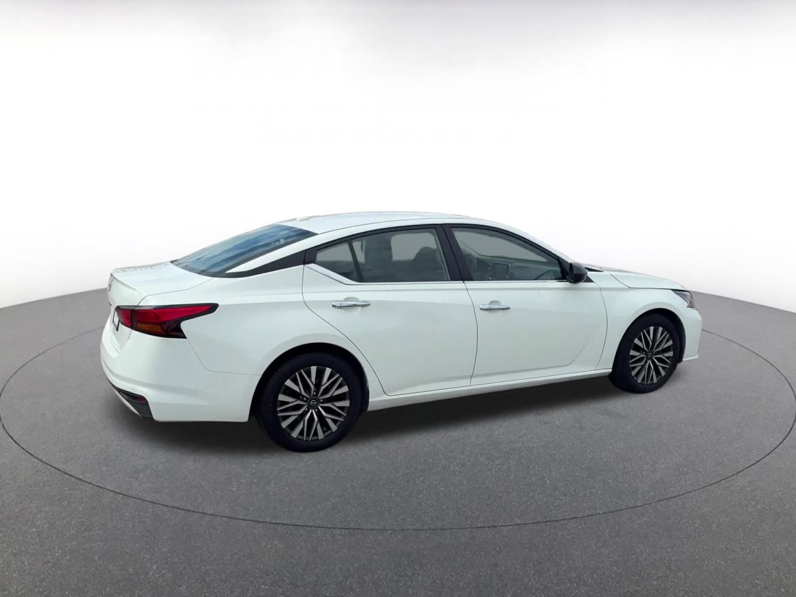 Thumbnail: 2025 Nissan Altima - 14