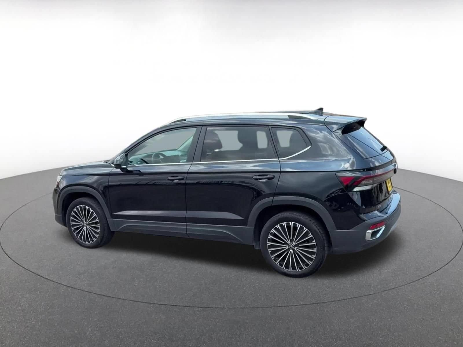 Thumbnail: 2026 Volkswagen Taos - 10