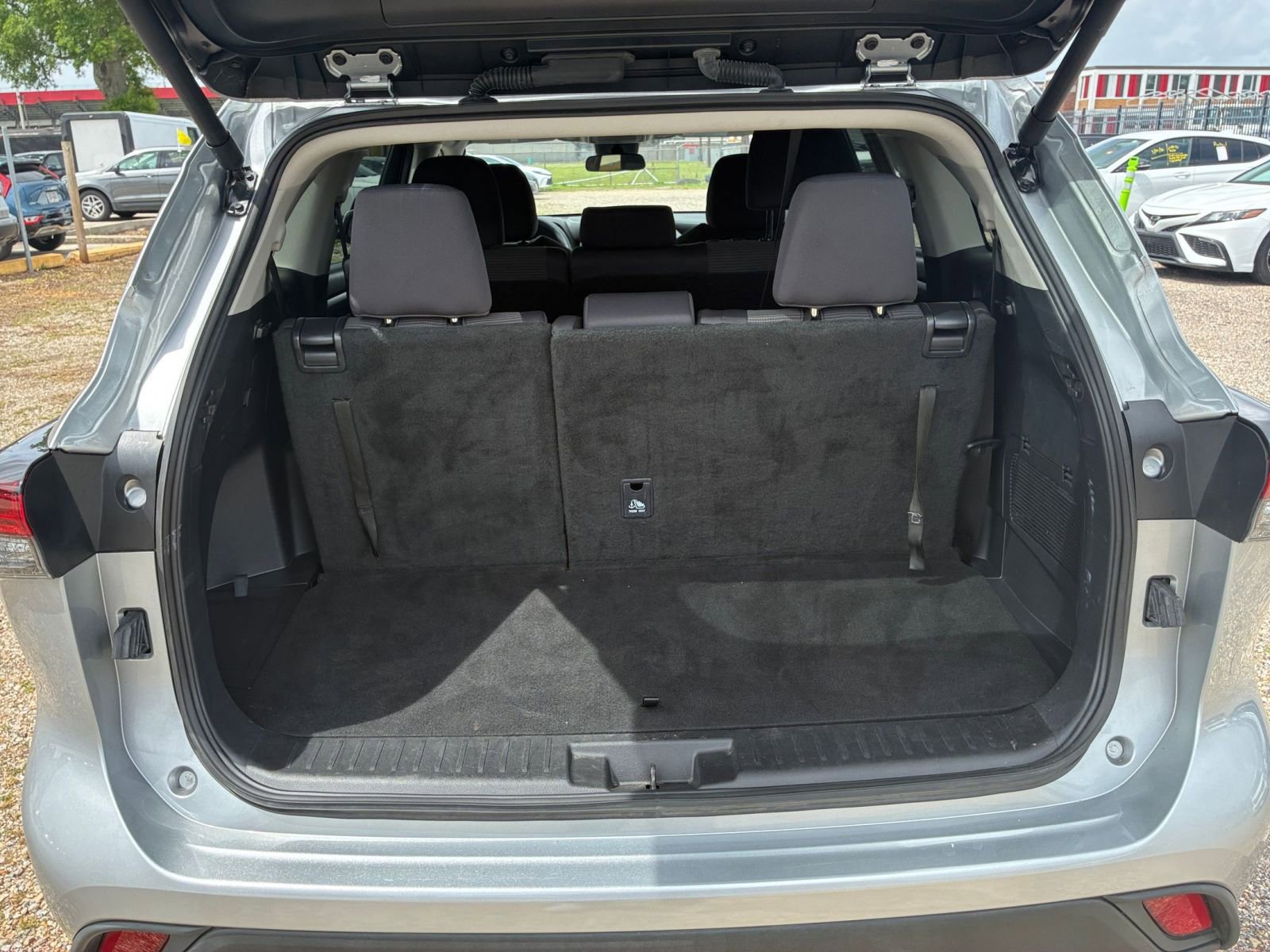 Thumbnail: 2025 Toyota Highlander - 33