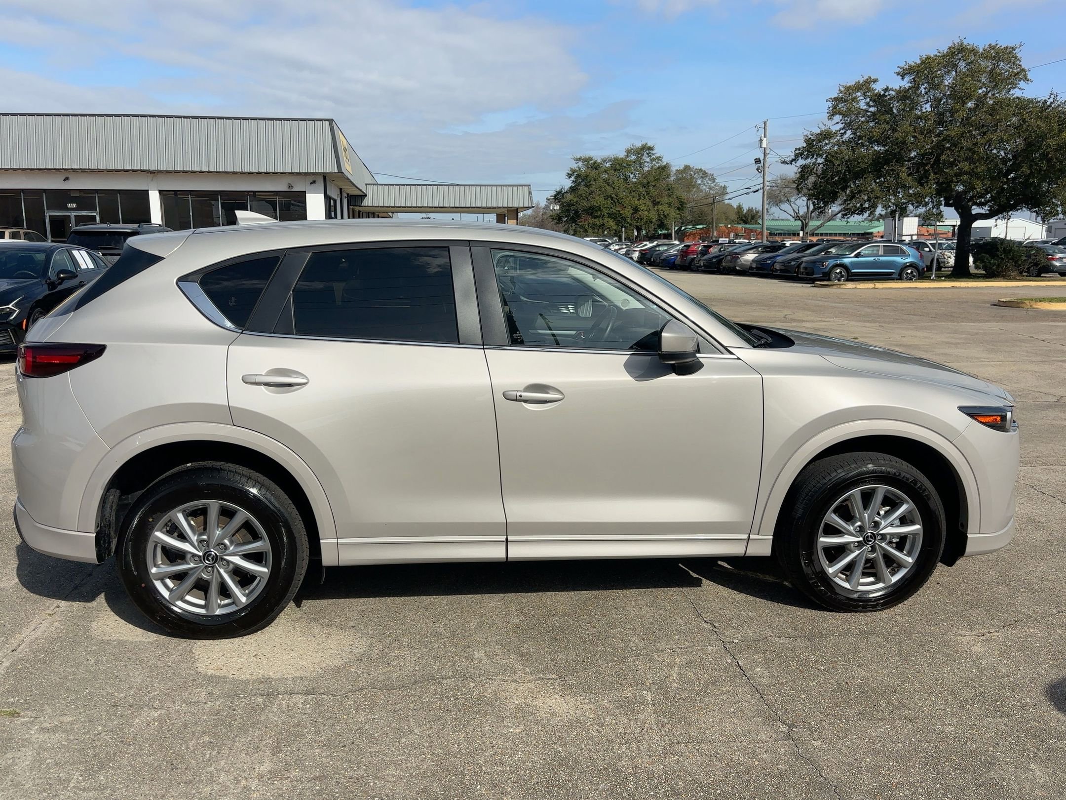 Thumbnail: 2025 Mazda CX-5 - 3