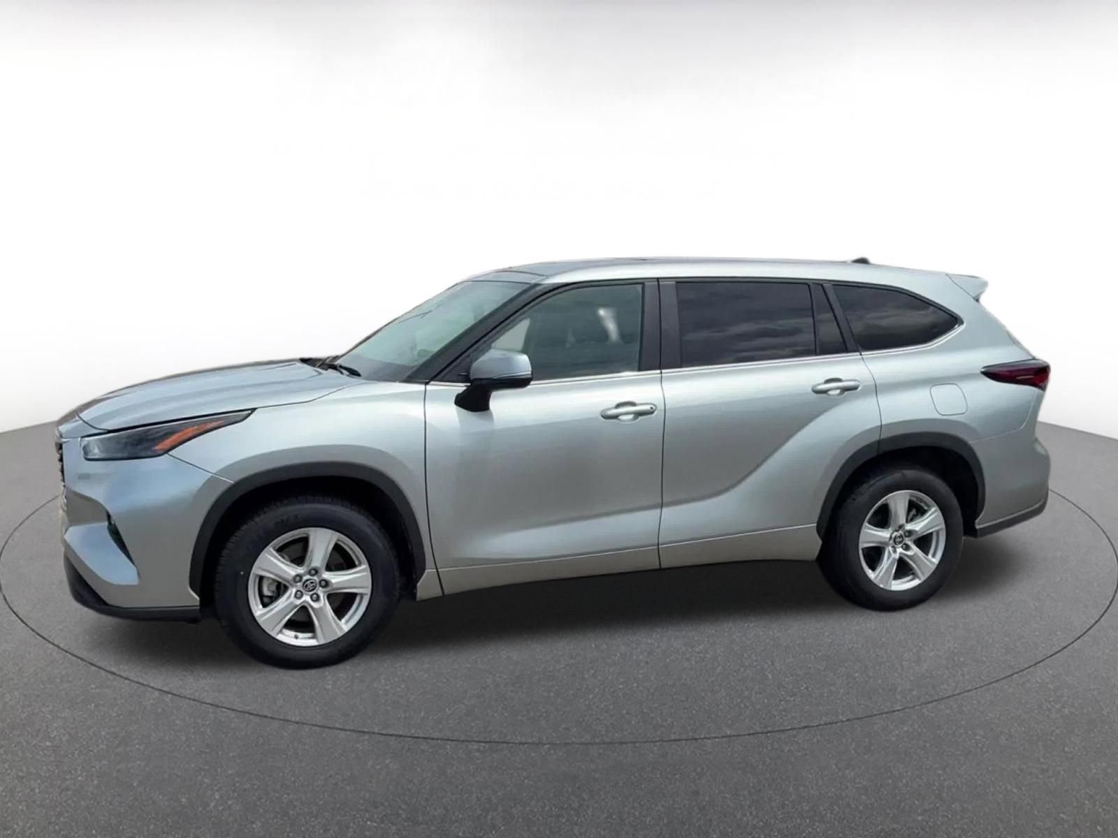 Thumbnail: 2025 Toyota Highlander - 8