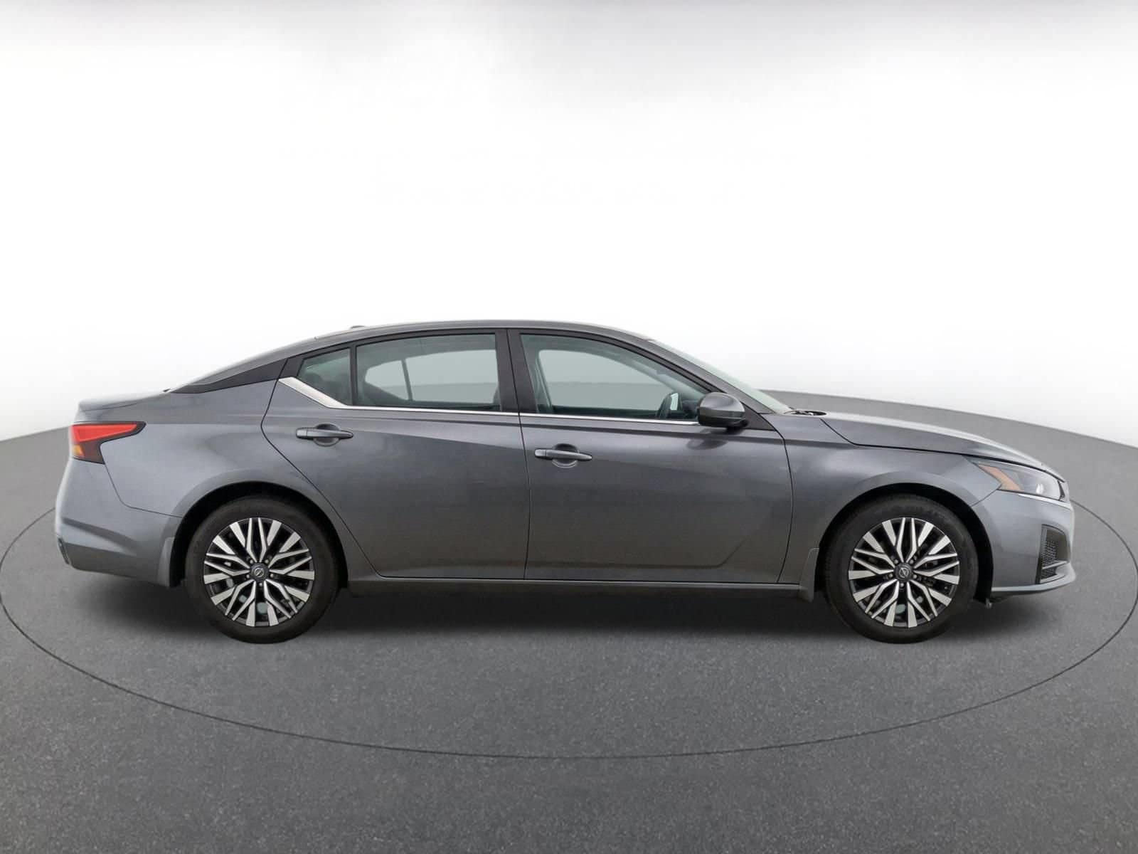 Thumbnail: 2025 Nissan Altima - 10
