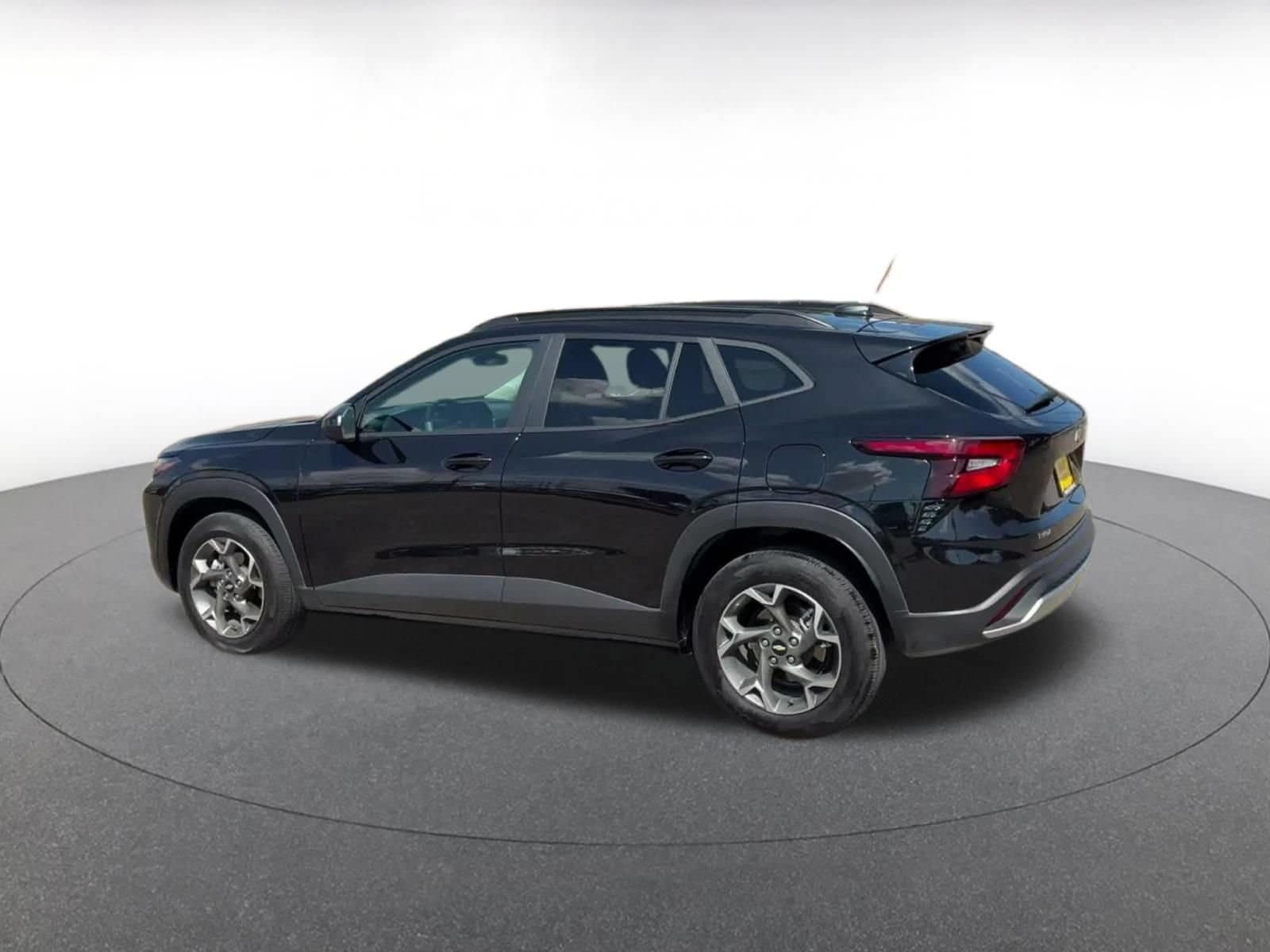 Thumbnail: 2025 Chevrolet Trax - 9