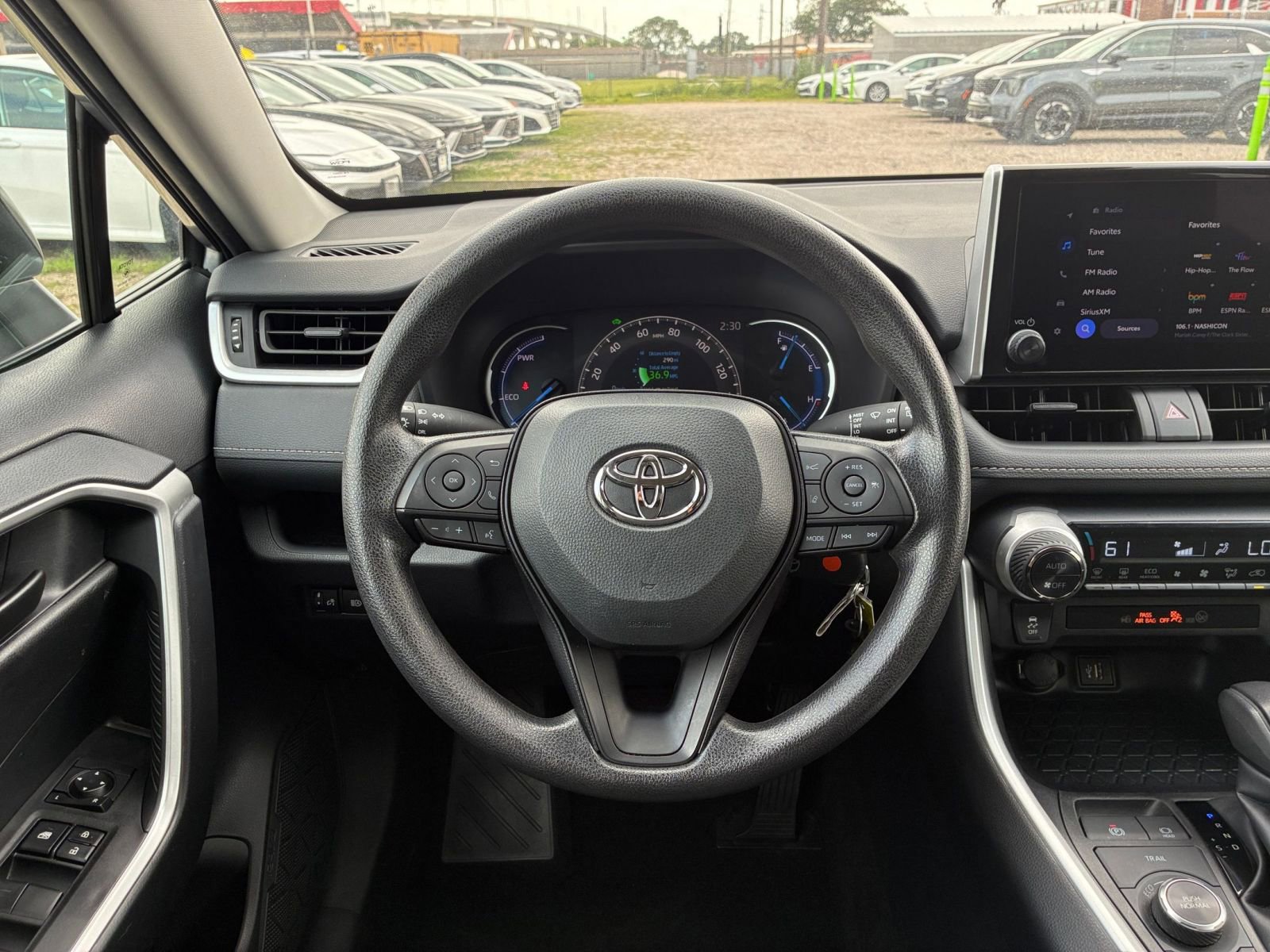 Thumbnail: 2025 Toyota RAV4 - 33