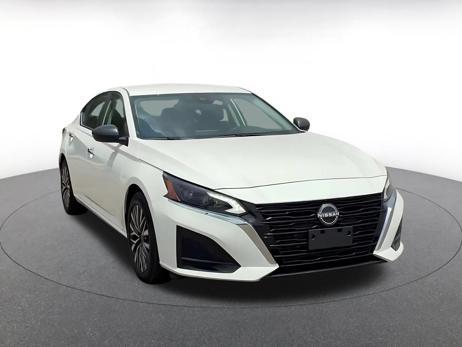 Thumbnail: 2025 Nissan Altima - 2