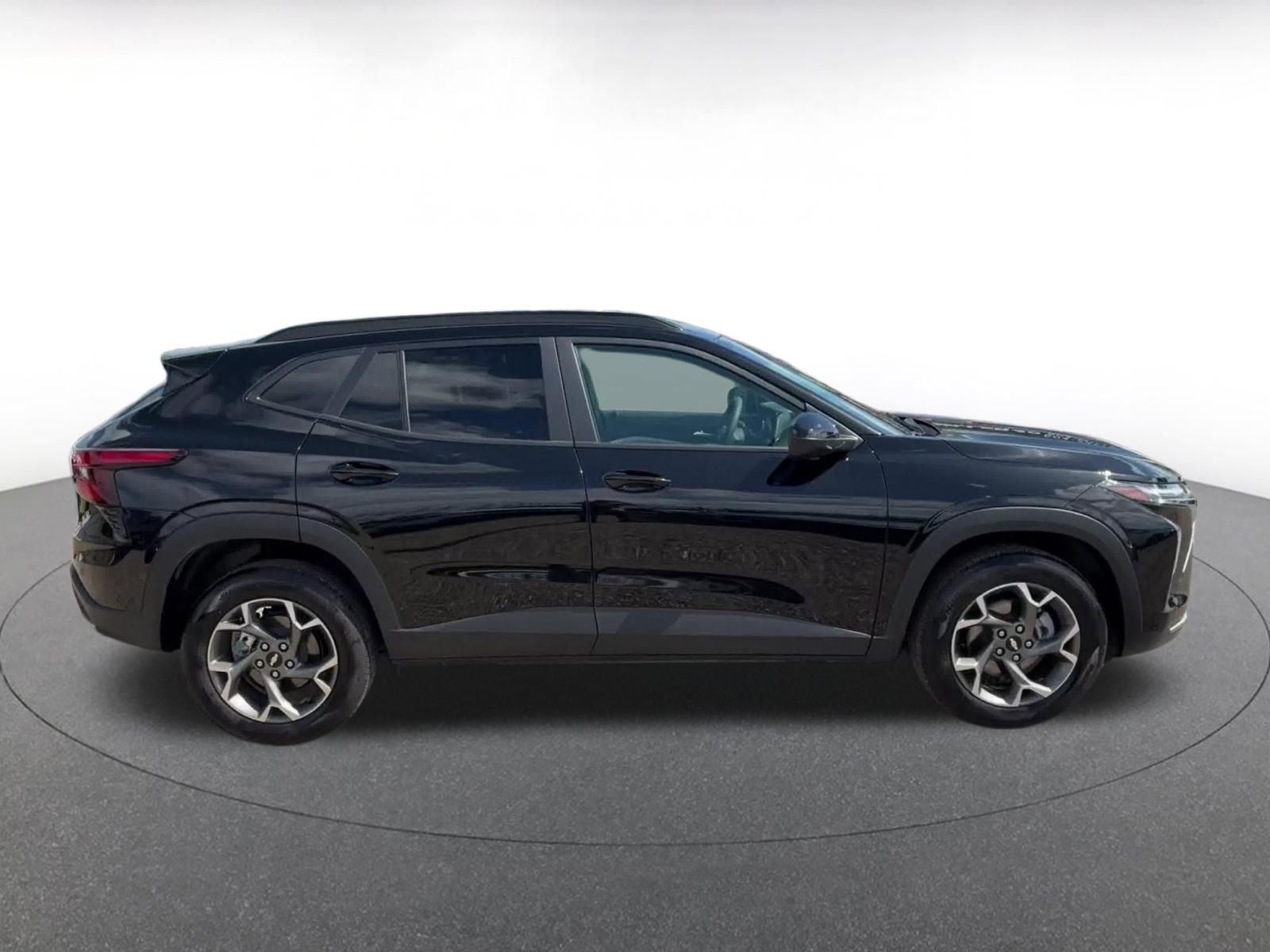 Thumbnail: 2025 Chevrolet Trax - 16