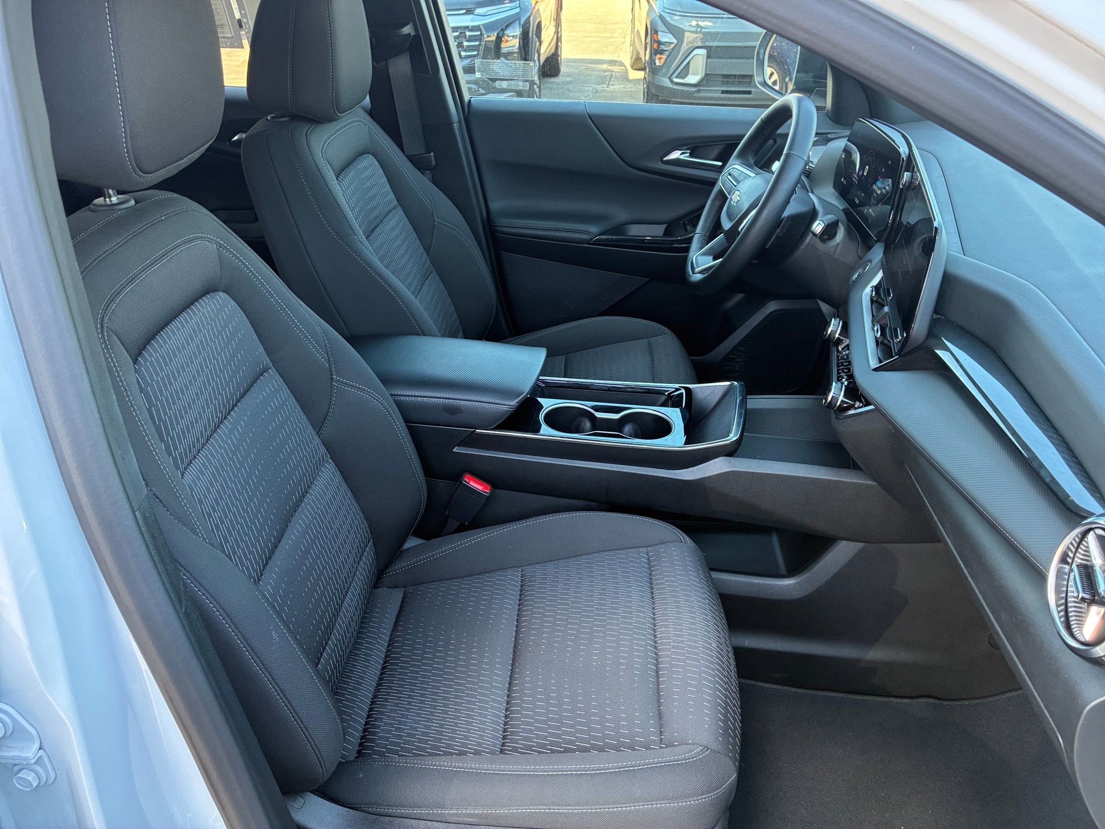 Thumbnail: 2025 Chevrolet Equinox - 32