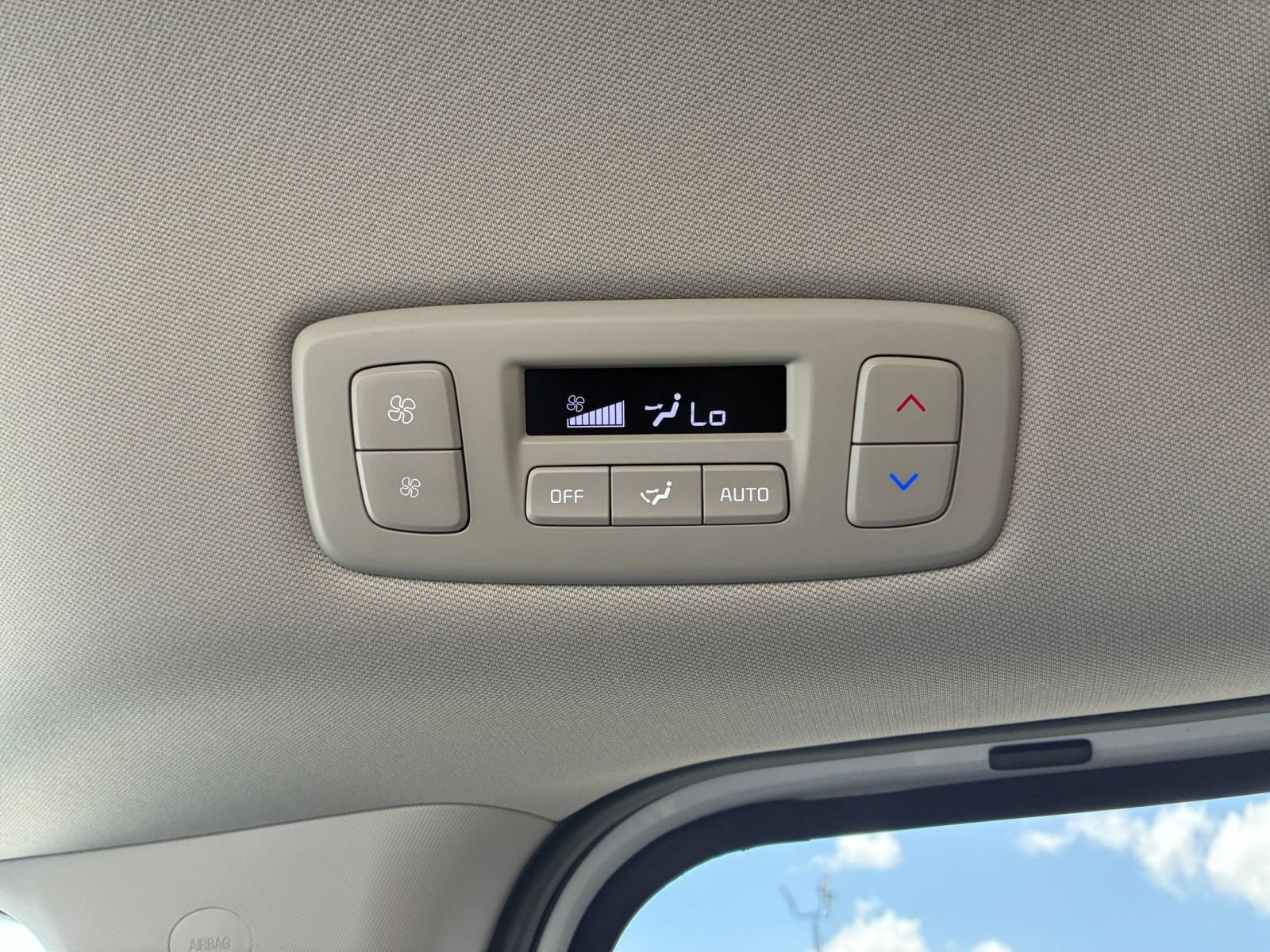 Thumbnail: 2026 Kia Carnival - 24