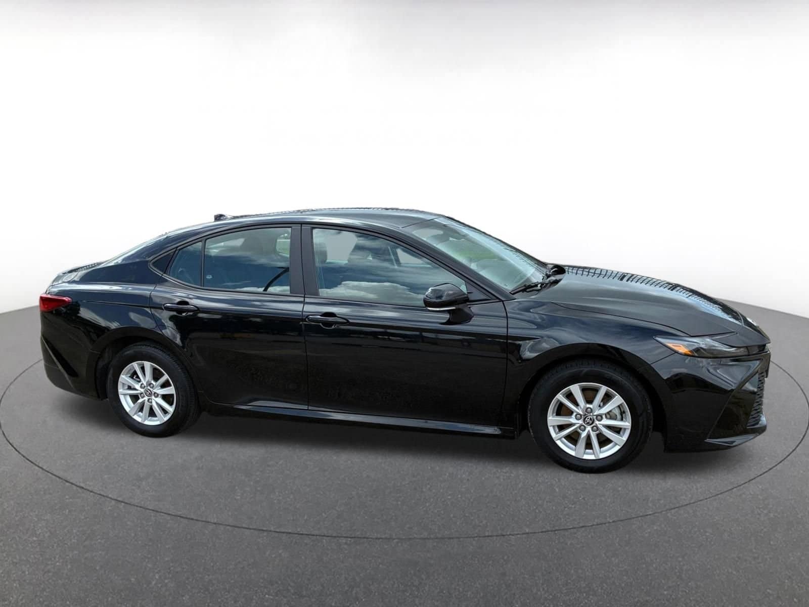 Thumbnail: 2025 Toyota Camry - 15