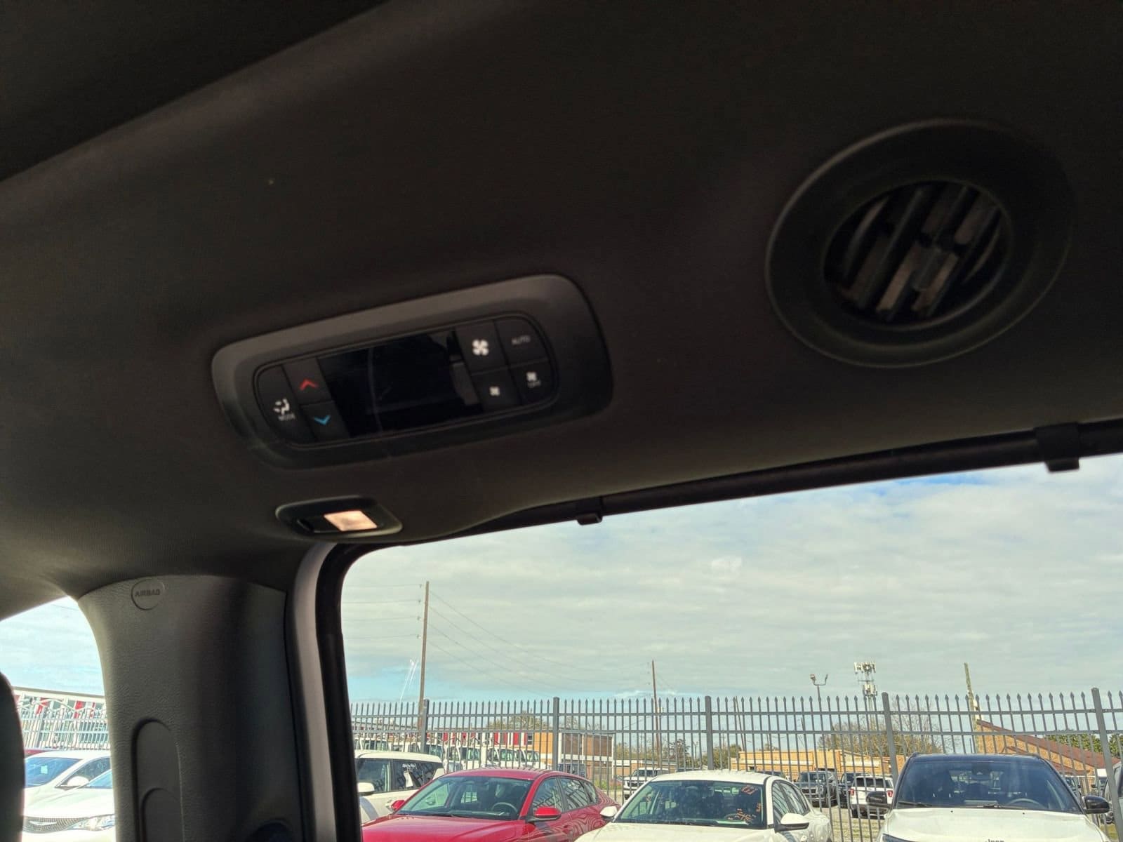 Thumbnail: 2025 Chrysler Pacifica - 25