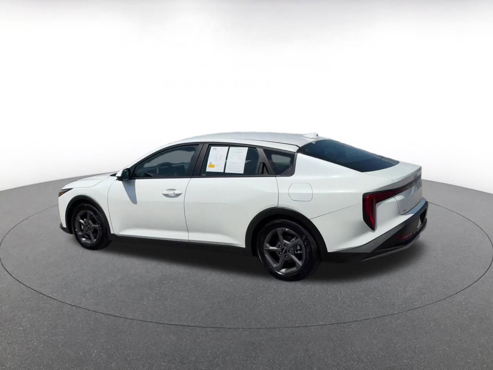 Thumbnail: 2025 Kia K4 - 10