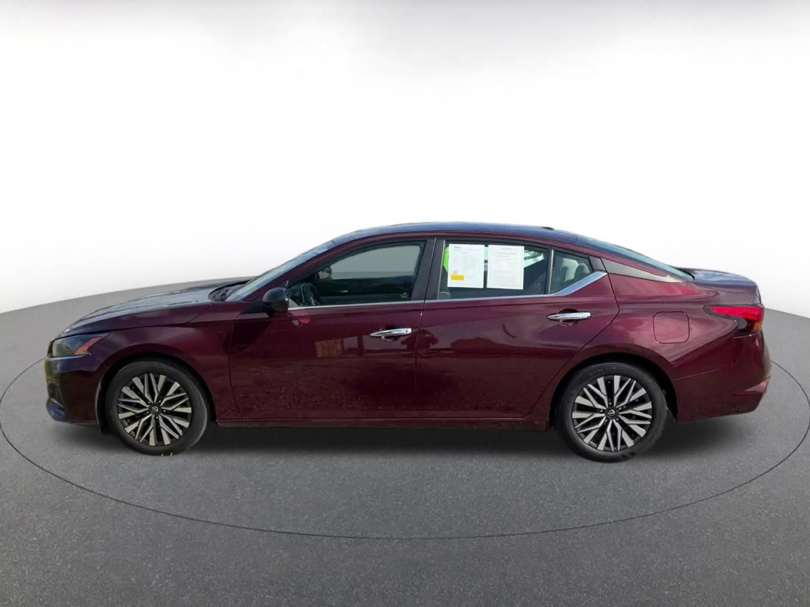 Thumbnail: 2025 Nissan Altima - 9
