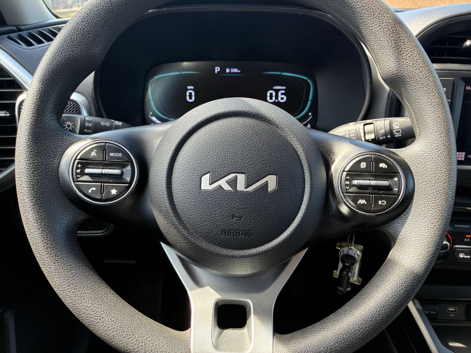 2025 Kia Soul LX - Photo 25