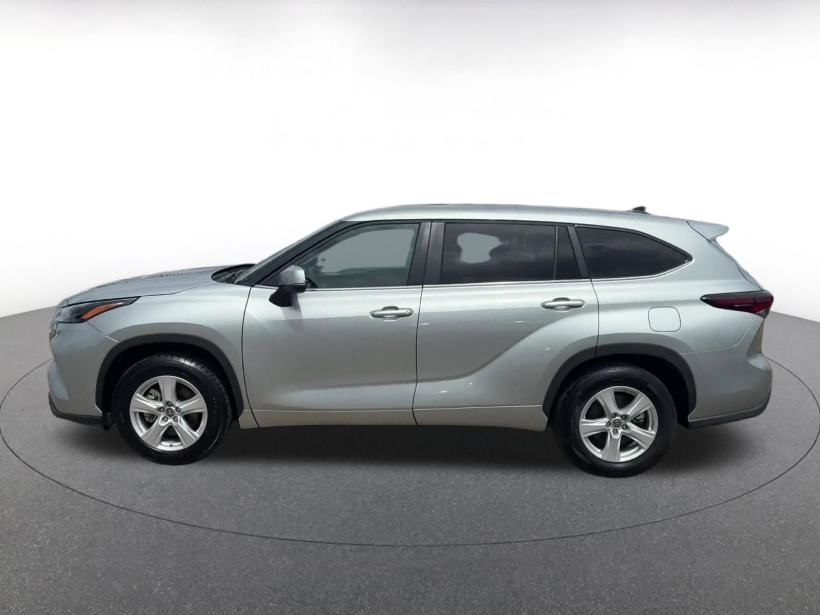 Thumbnail: 2025 Toyota Highlander - 9