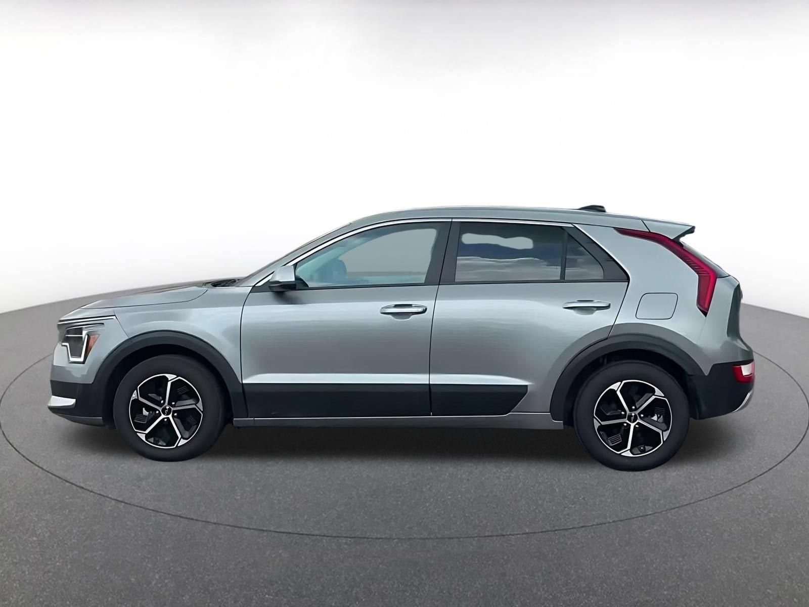 Thumbnail: 2026 Kia Niro - 7