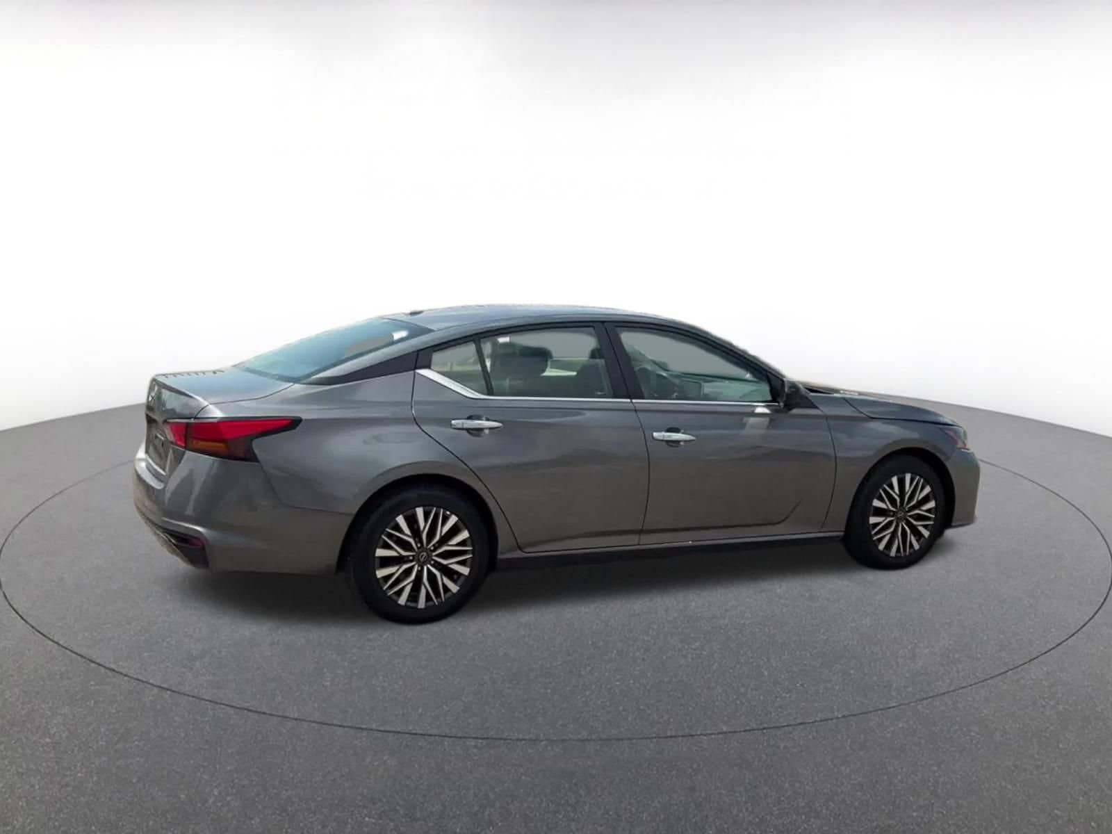 Thumbnail: 2025 Nissan Altima - 15