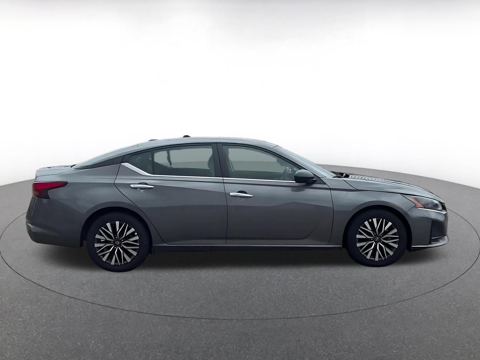 Thumbnail: 2025 Nissan Altima - 15
