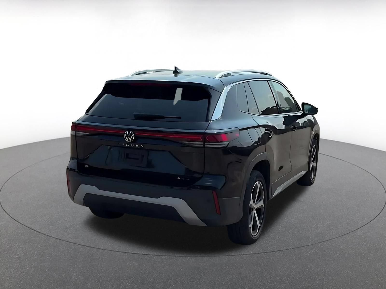 Thumbnail: 2026 Volkswagen Tiguan - 13