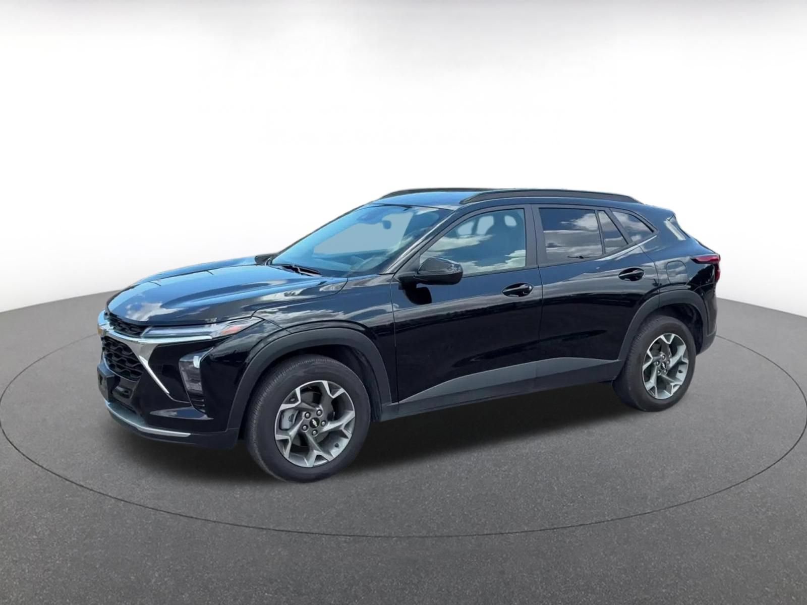 Thumbnail: 2025 Chevrolet Trax - 8
