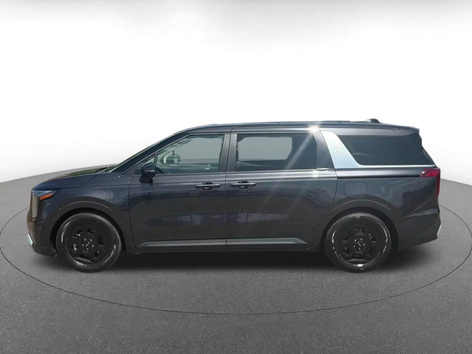 Thumbnail: 2026 Kia Carnival - 8